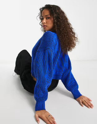 Bershka - Pull ras de cou à coutures contrastantes - Bleu vif | ASOS (Global)