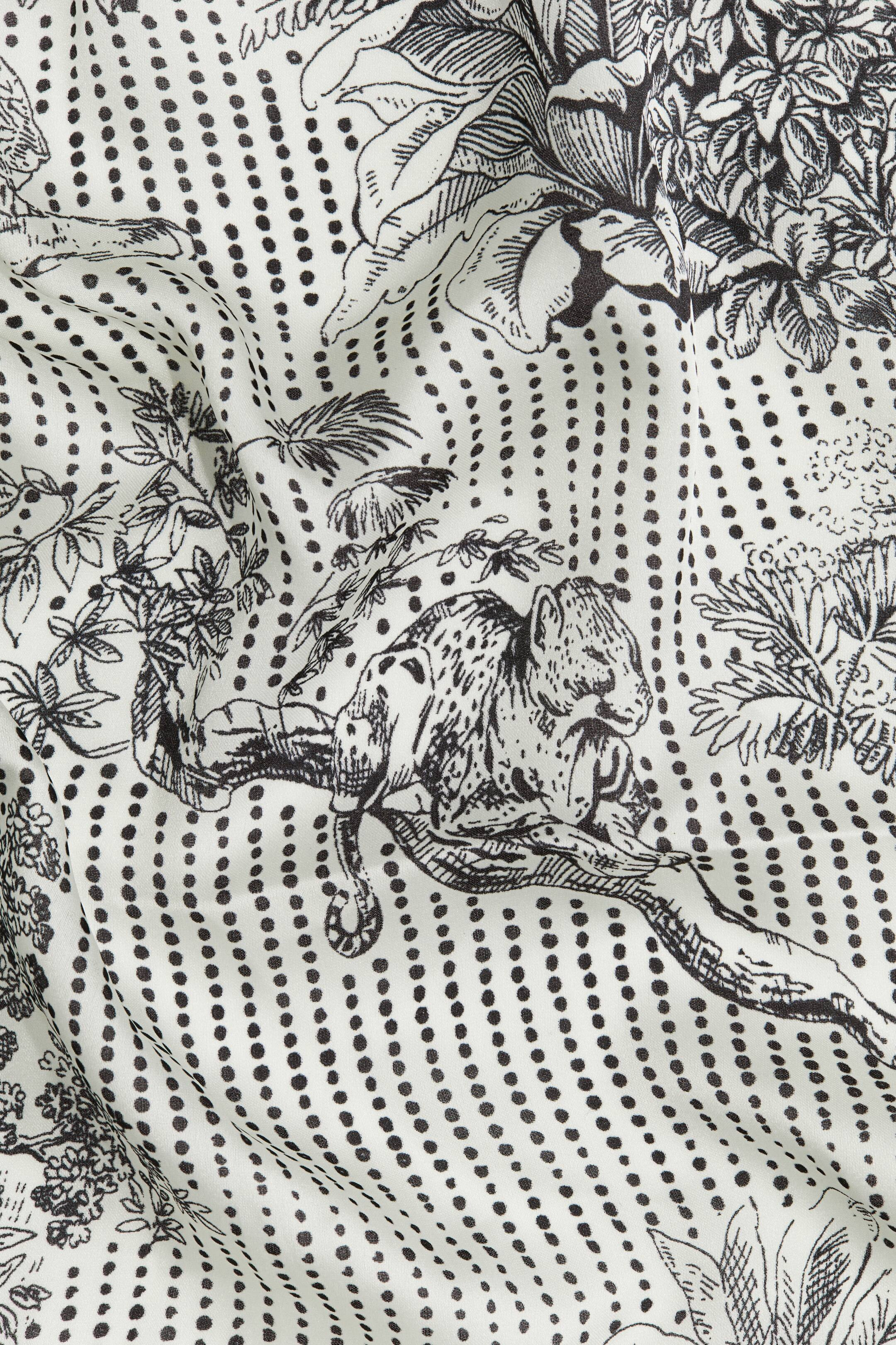 Patterned scarf | H&M (UK, MY, IN, SG, PH, TW, HK)