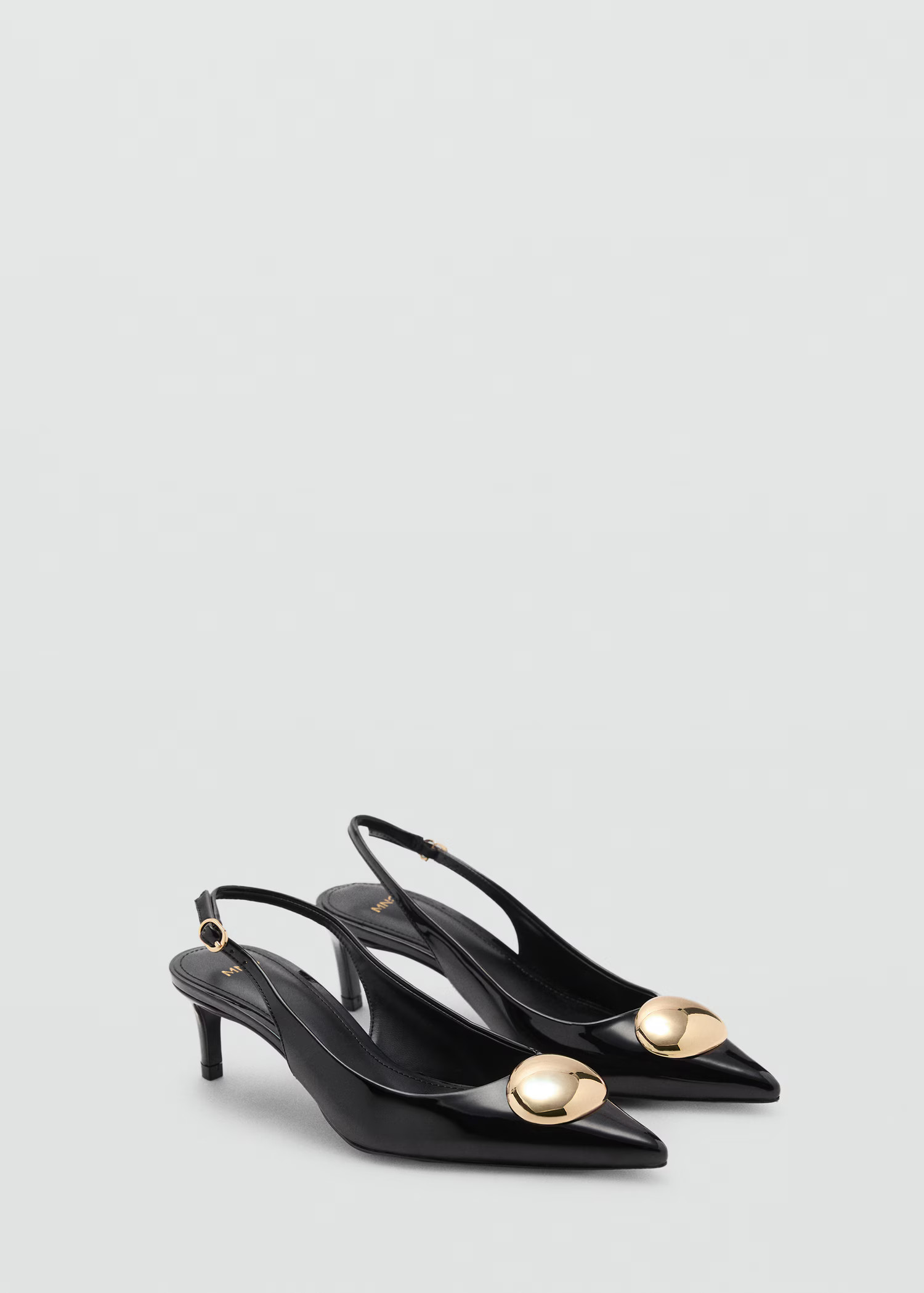 Chaussure talon kitten heel avec décoration métallique - Femme | MANGO France métropolitaine | Mango EU