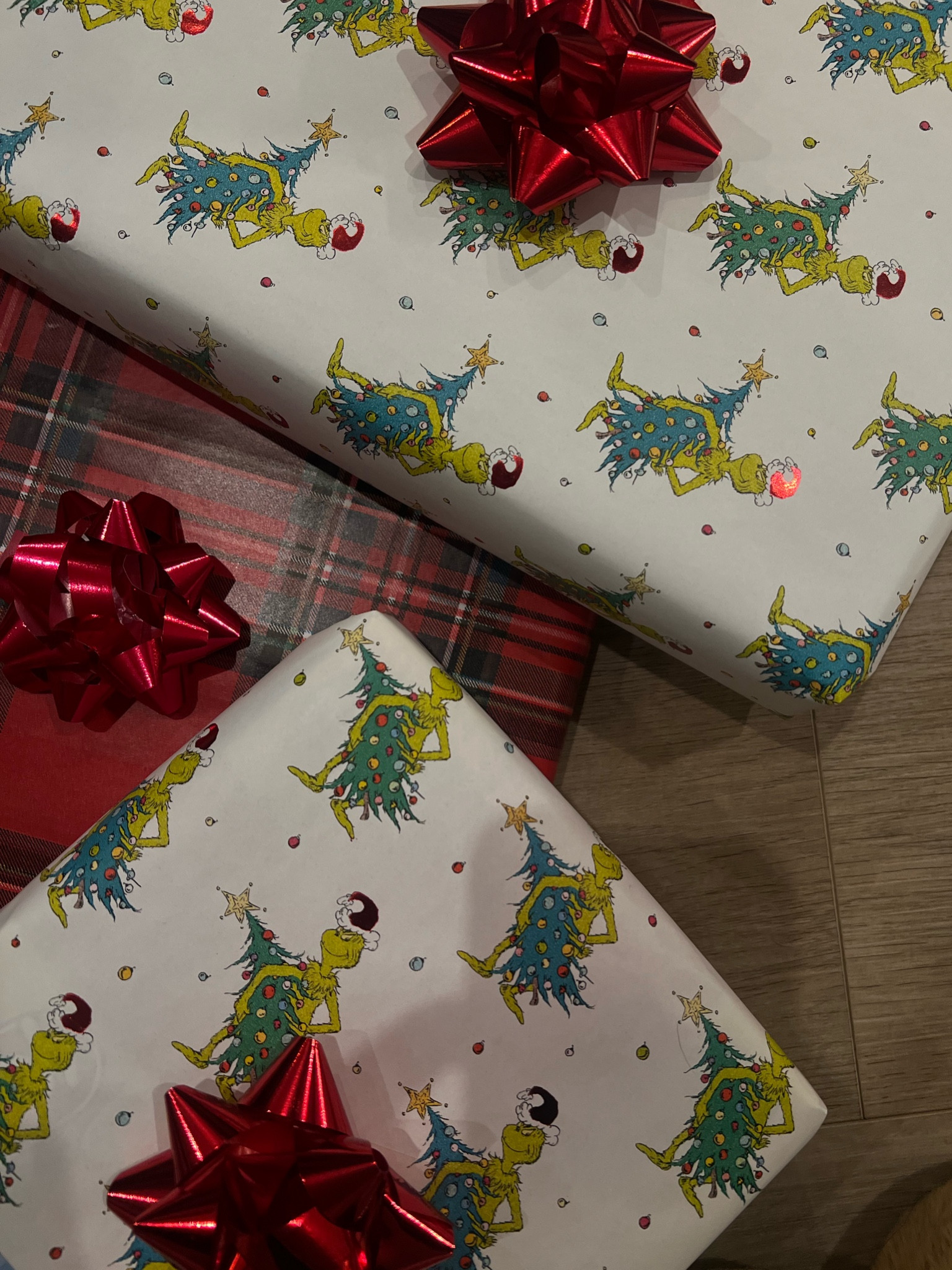 Grinch wrapping paper