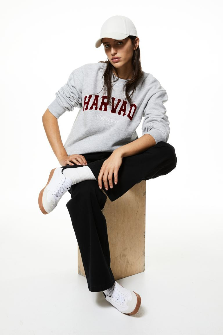 Sweatshirt with Motif | Grey Sweatshirt Outfit | HM Sweatshirt | Grey Hoodie Outfit |  | H&M (US + CA)