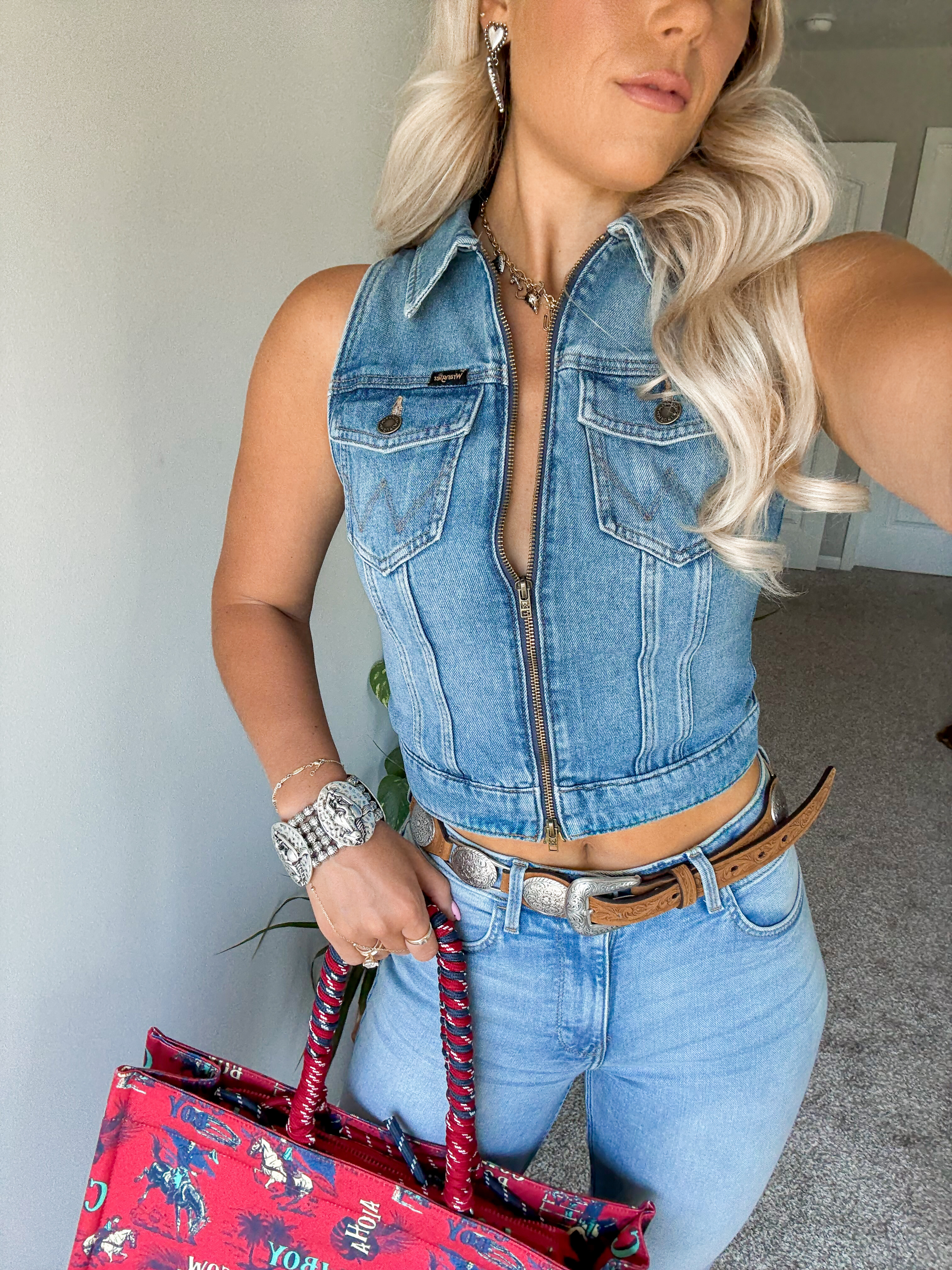 size small in vest, 26/34 in jeans :)

#LTKSummerEdit #LTKSaleAlert #LTKFindsUnder50