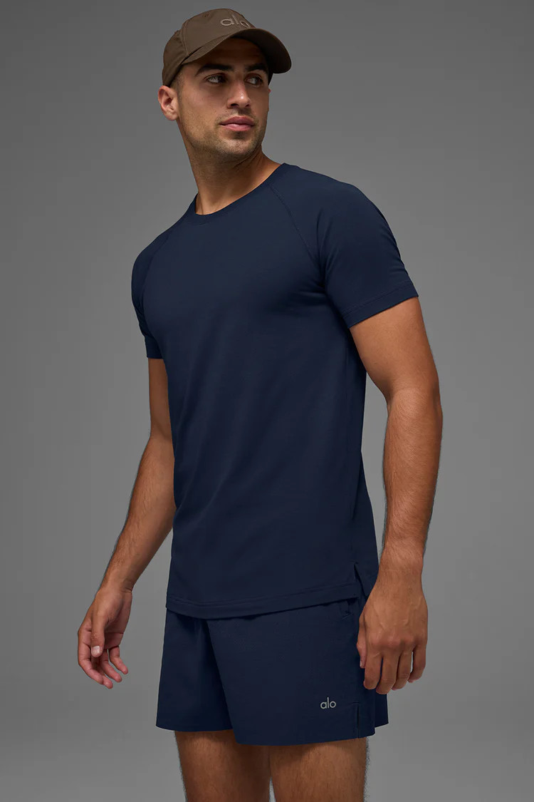 ALO Vapor Crewneck Short Sleeve | Alo Yoga