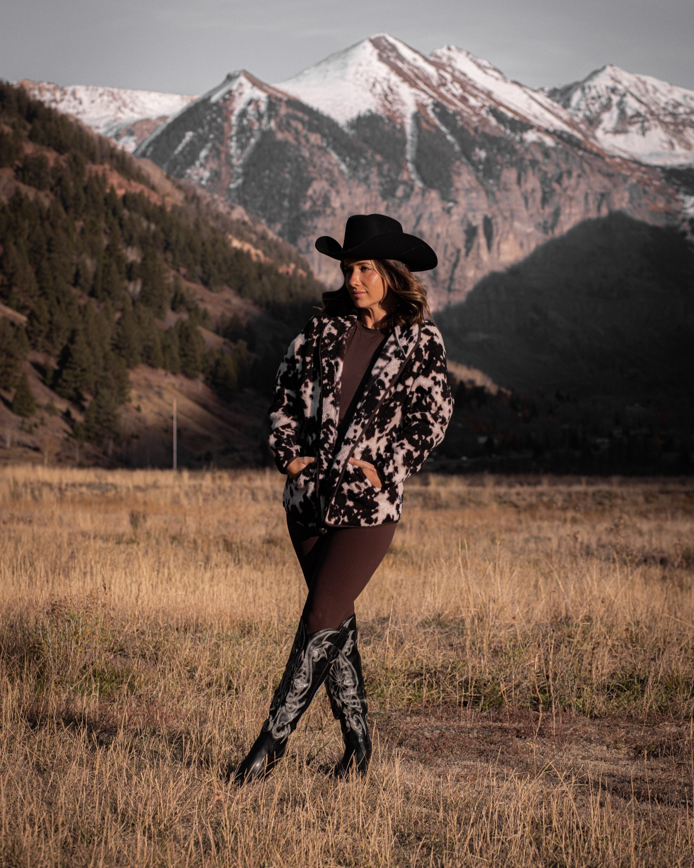 Wrangler jacket size xs
Black cowboy boots size 7
Lululemon top size 4
Lululemon leggings size 4
Black cowboy hat

#fall #travel #country #western #laurabeverlin #mountains

#LTKSaleAlert #LTKFindsUnder50 #LTKFindsUnder100