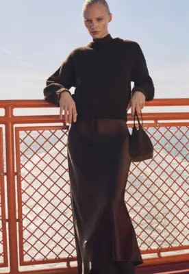 Saia Mango Midi Acetinada Marrom | Dafiti (BR)