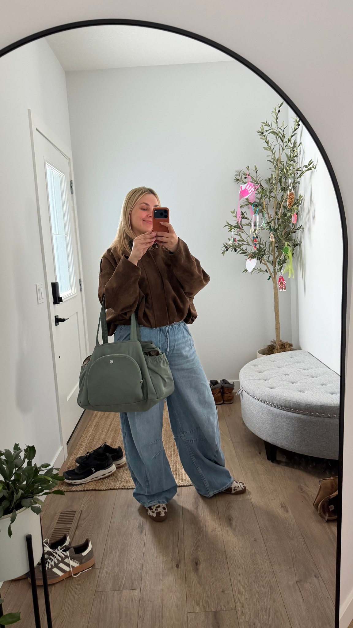 mom ootd // comfy casual // the gap // zara // lululemonn

#LTKmidsize #LTKcanada