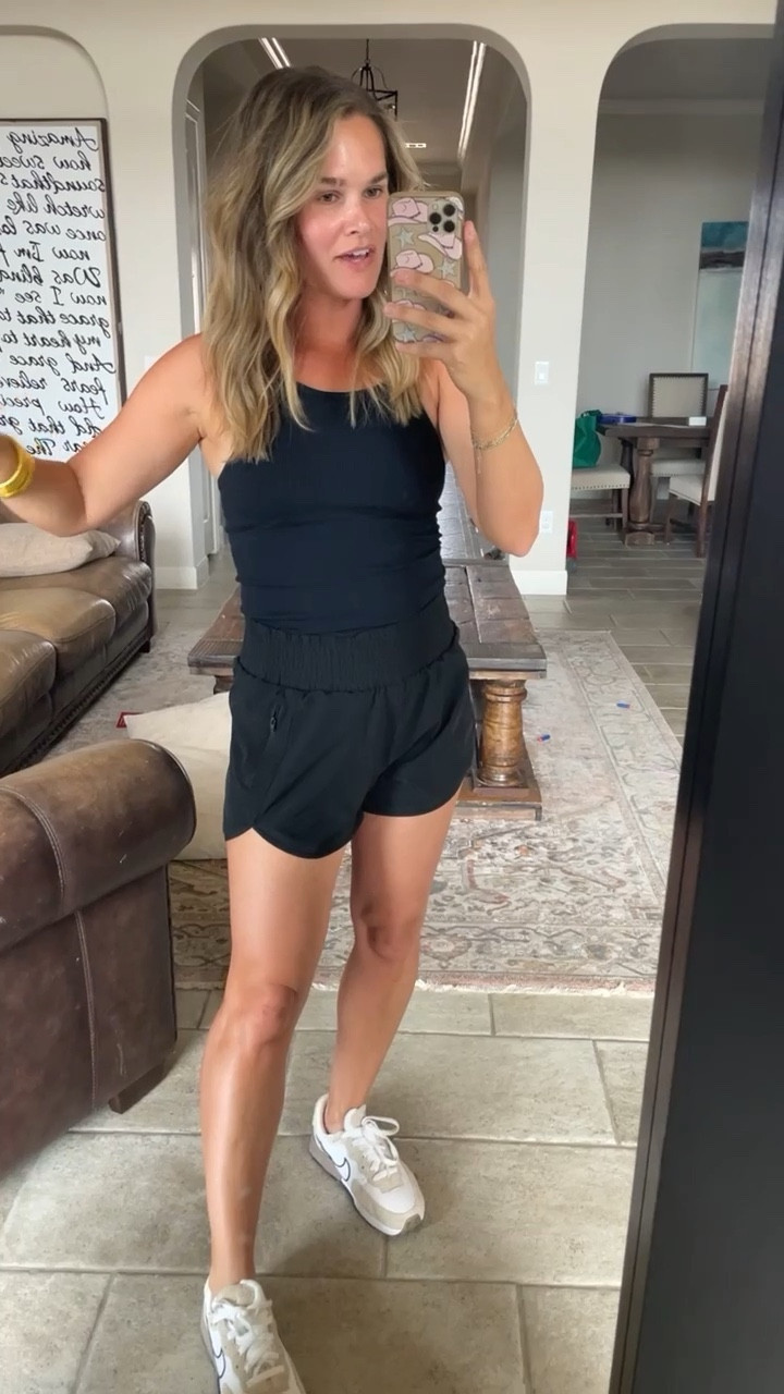 True sizing . Y’all loved these free people look a like tanks from amazon and now they come with padding sooooo good full try on in stories ✨ 
.
#amazonfashion #amazonfinds #amazondeals #founditonamazon #freepeoplemovement #workoutclothes #lookalikes #momstyle #casualstyle #casualoutfit 

#LTKfitness #LTKfindsunder50 #LTKsalealert