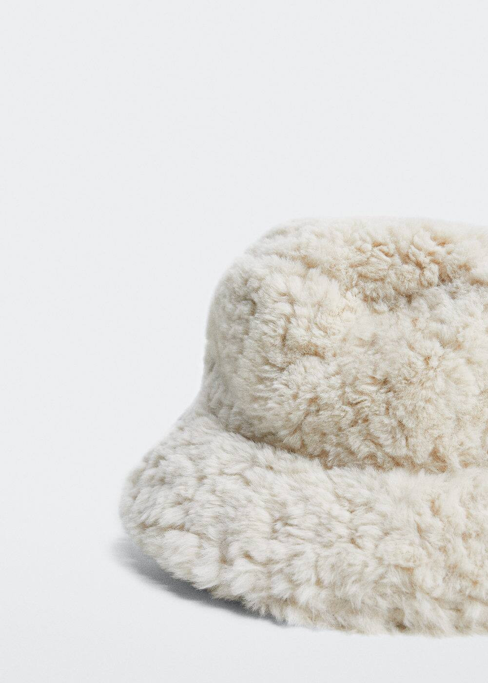 Fur-effect bucket hat -  Women | Mango USA | MANGO (US)