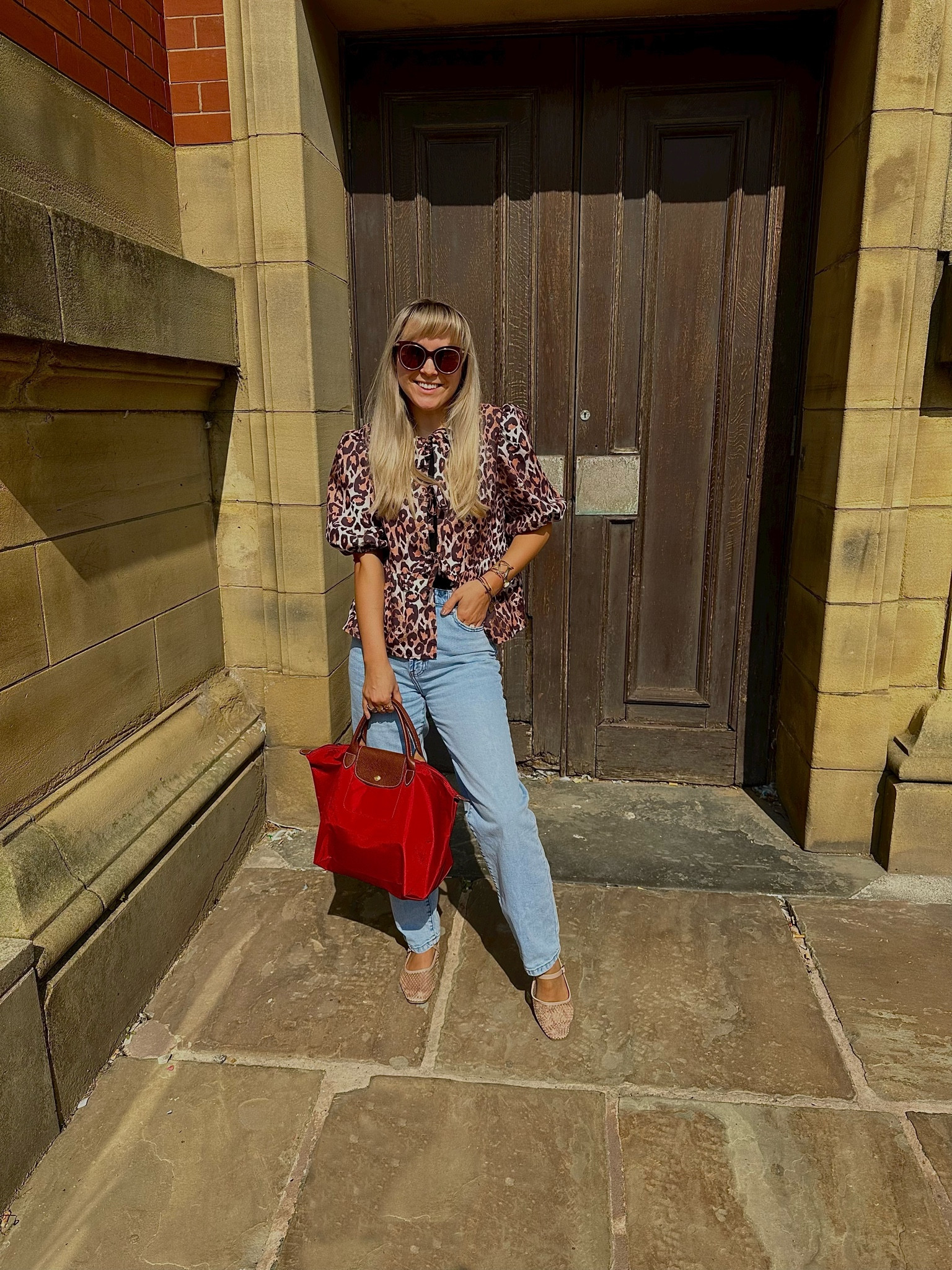 Sunny days call for bold prints and brighter accessories. Feeling fierce and fabulous! ☀️🐆 #LeopardLove #StreetChic