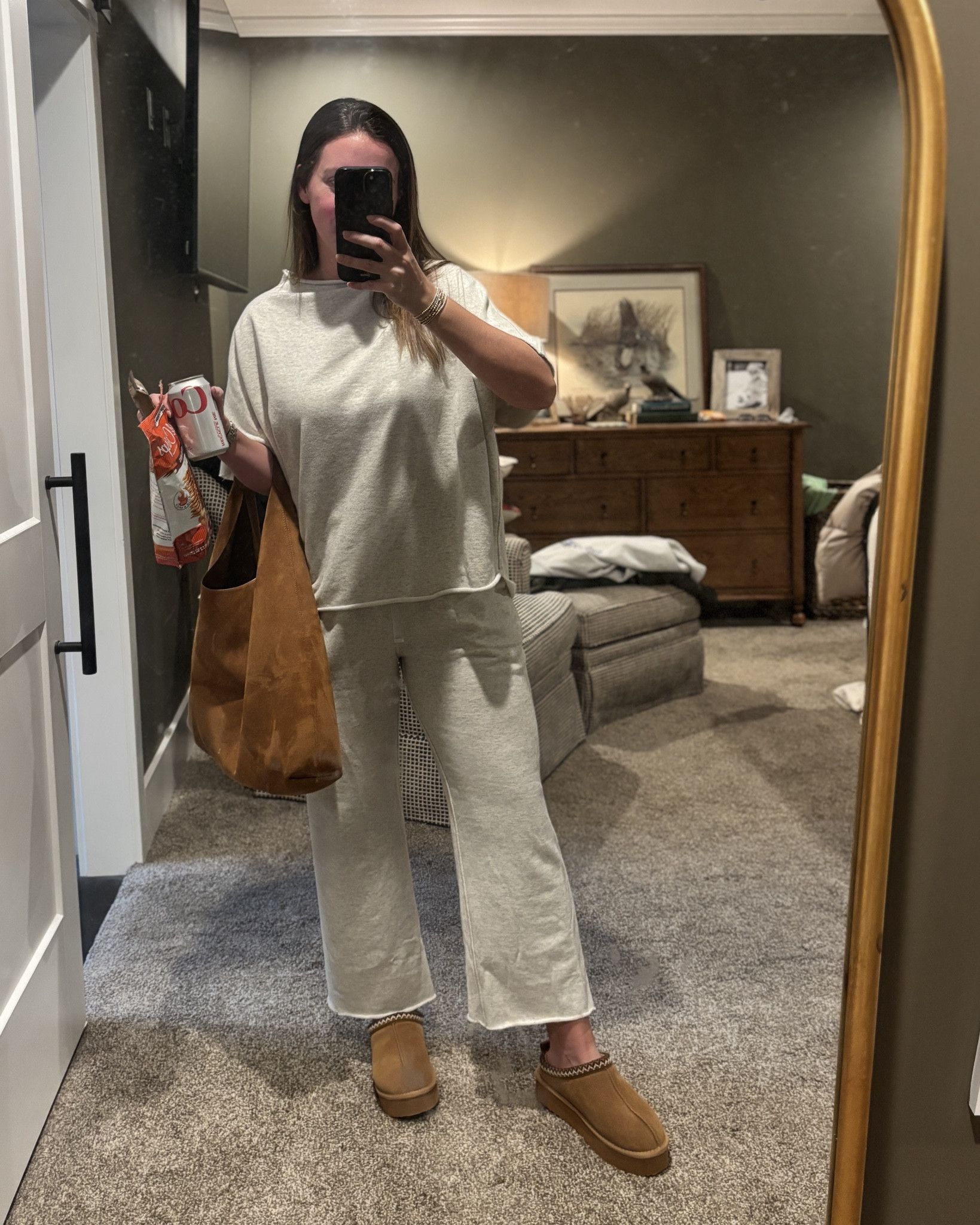 My comfy outfit 

Medium is the set and a 8w in shoe 