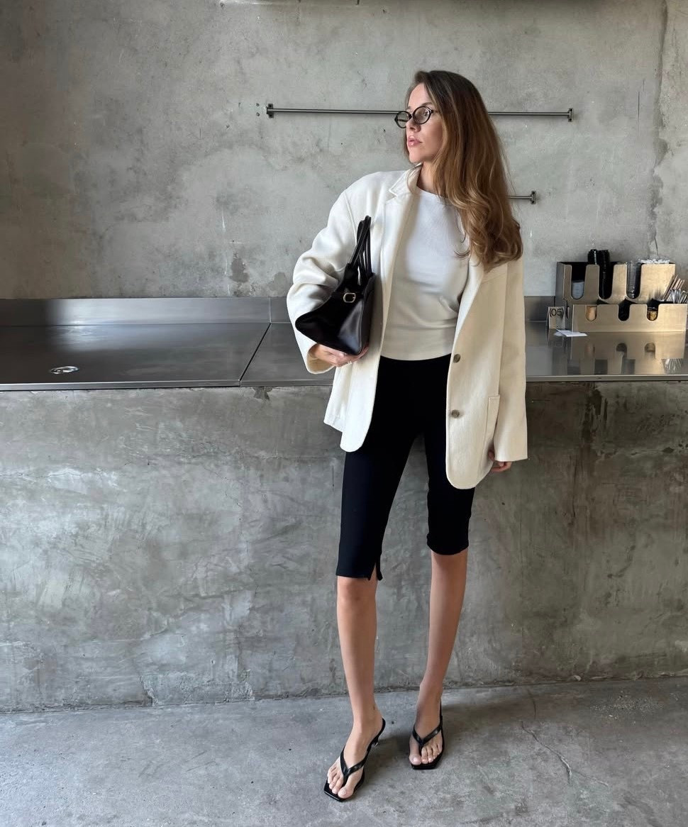Black Capri
T shirt
Sandals
Beige blazer 

#LTKPetite #LTKBeauty #LTKFestival