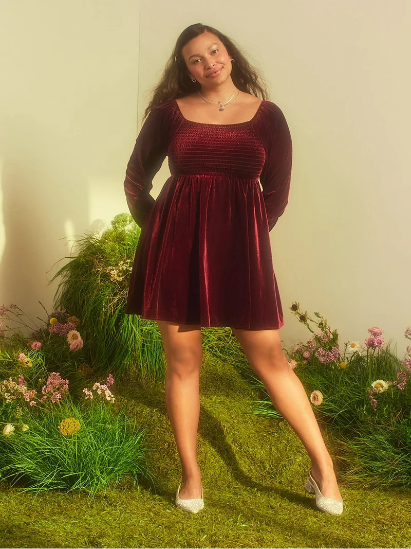 Celebrity Pink Women's Sweetheart Velvet Dress, Sizes XS-XXXL | Walmart (US)