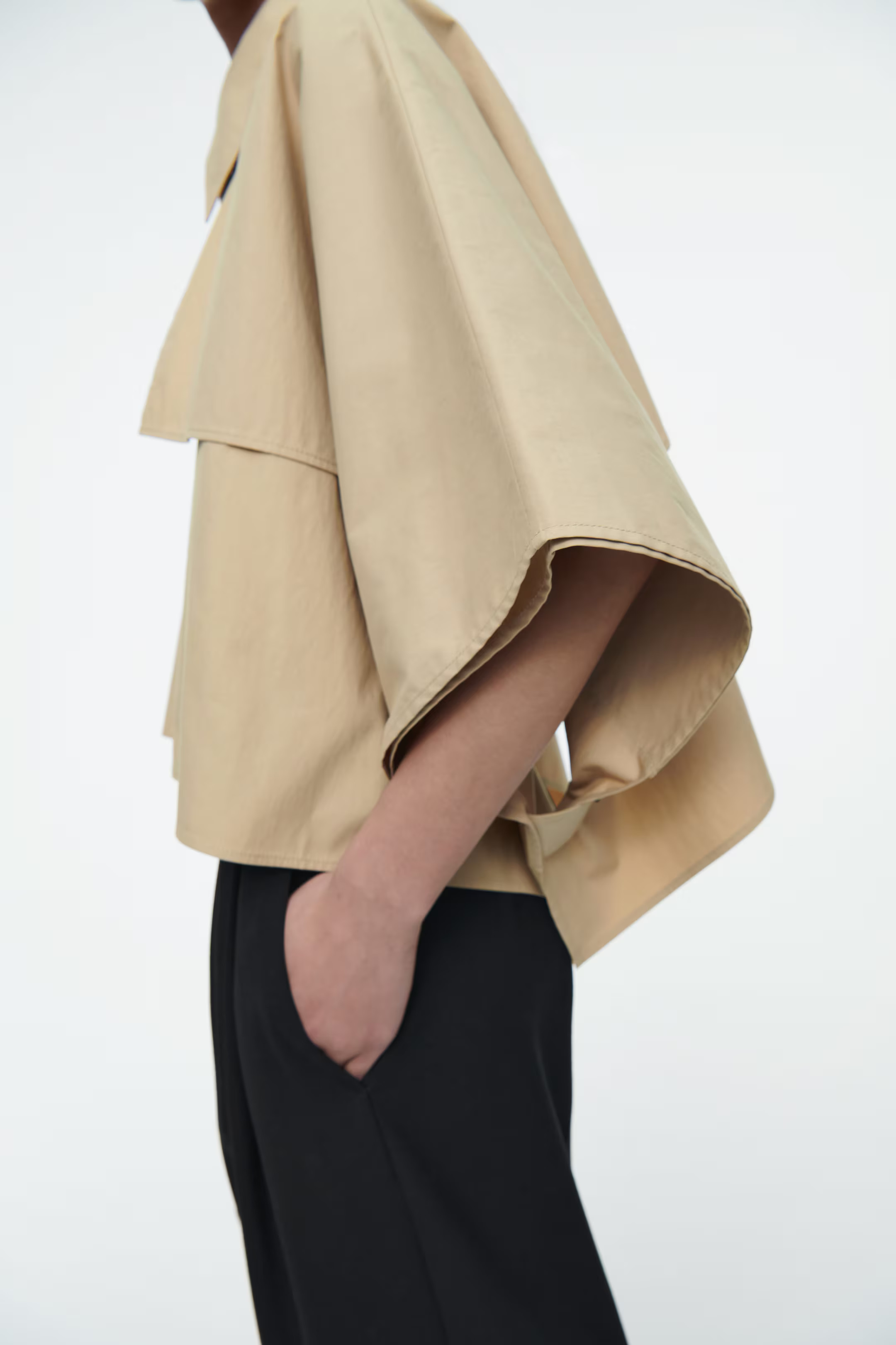 CROPPED TRENCH COAT CAPE - LIGHT BEIGE | COS (EU)