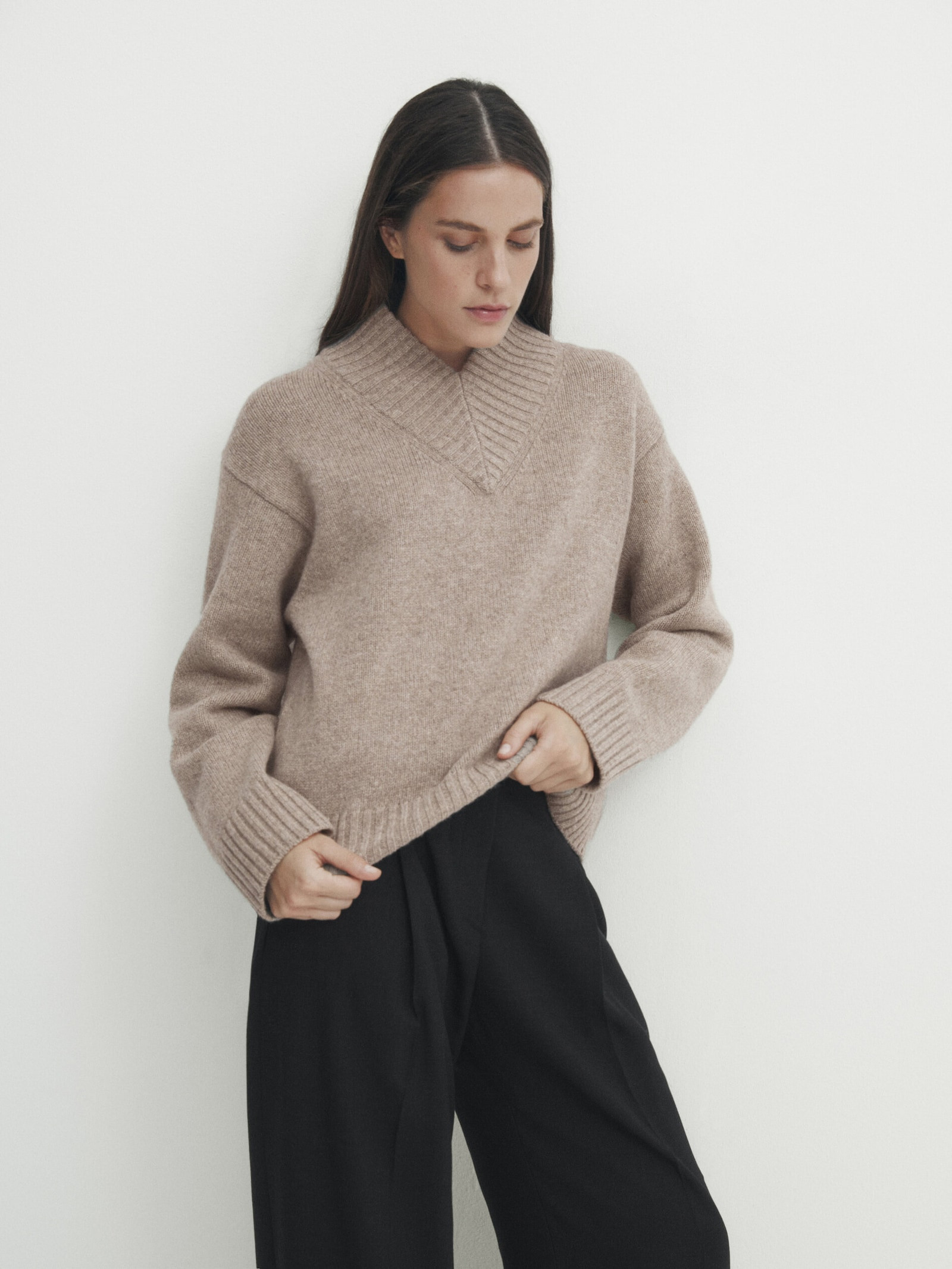 High V-neck wool blend sweater | Massimo Dutti UK