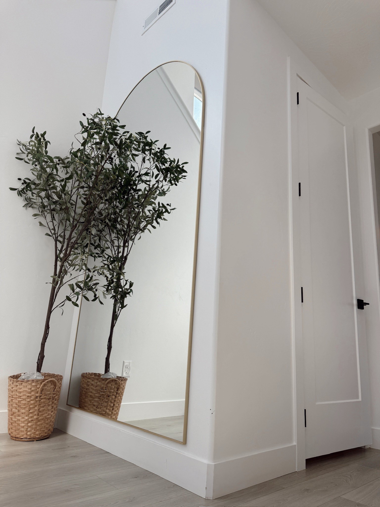 So many people have been asking about this mirror!!! One of my fave purchases 👌🏼✨

#LTKhome #LTKspring #LTKsale