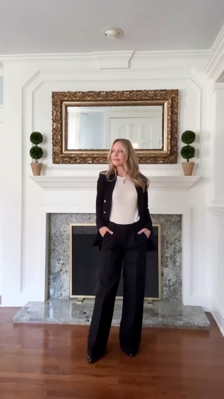 Your capsule wardrobe just got an update. The @classic.six Katharine blazer and Beverly pants now come in black. It’s the perfect mix and match set. I’m wearing size 0 in the pants, XS in the tee, and a size 2in the blazer. 
 

#effortlesslychic #timelessfashion #petiteblogger #capsulewardrobe

#LTKPetite #LTKStyleTip #LTKOver40