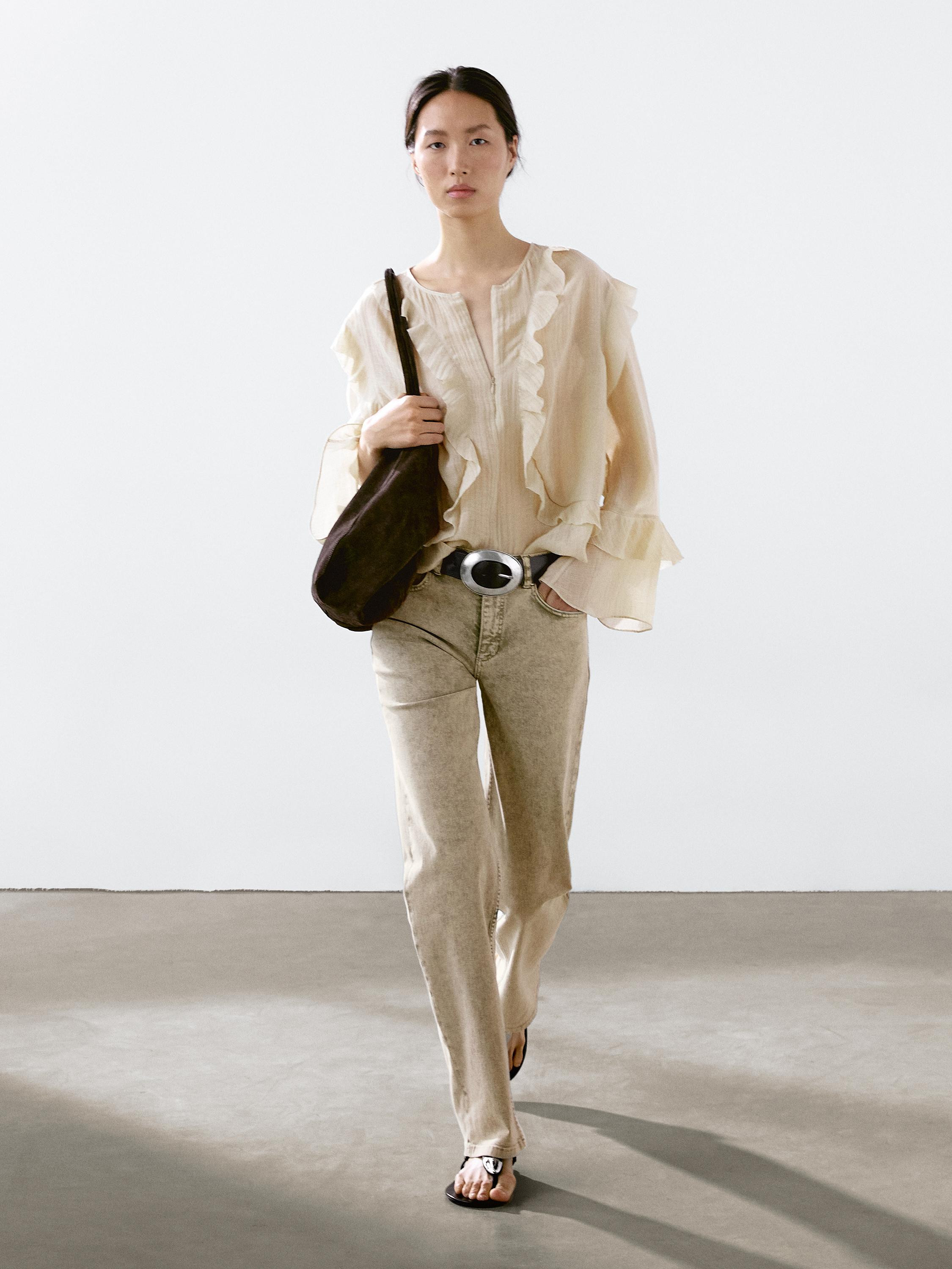 Flowing blouse with ruffles | Massimo Dutti UK