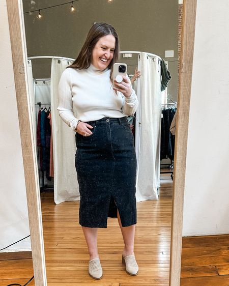 Obsessed with this inclusively sized denim skirt!

#LTKmidsize #LTKstyletip #LTKplussize
