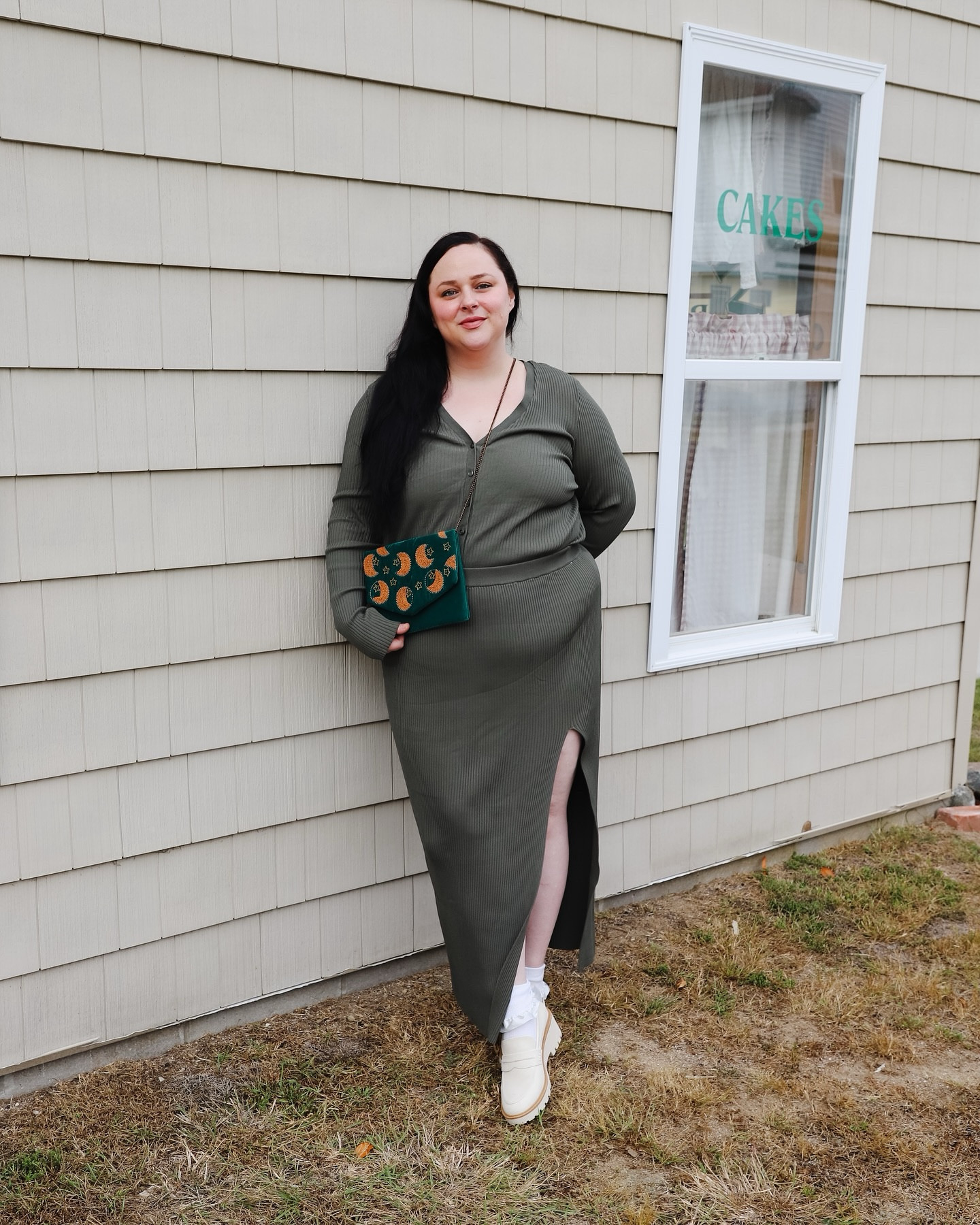 🍂 Living for Fall fashion and matching sets 🍂 

set: @goodamerican 
shoes: @maurices 
socks: @amazon 
bag: @lulus