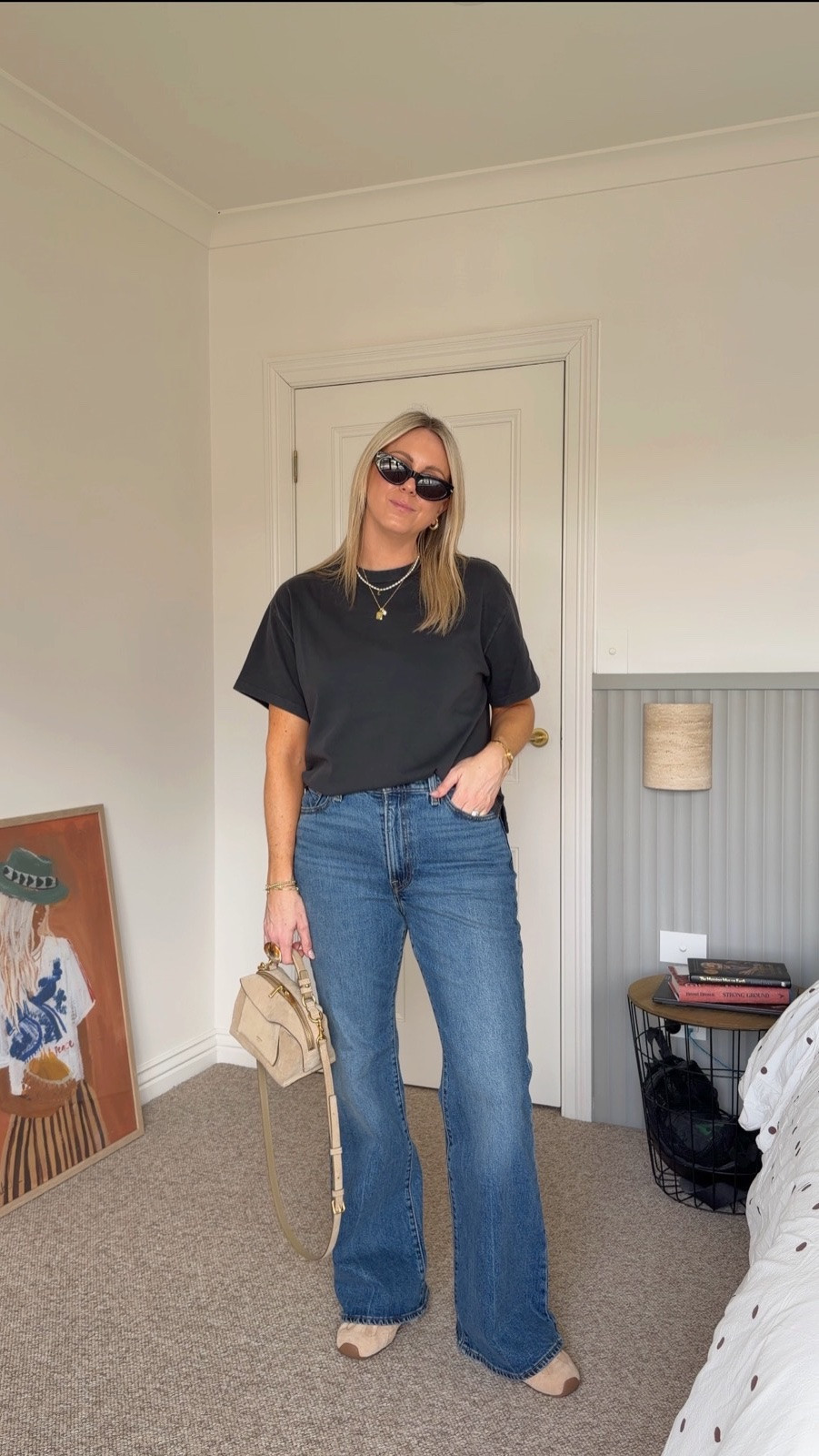 Jeans that make your butt look amazing, flare leg edition. I’m in a 30 in the jeans, and a large in the tee and bomber jacket x

#LTKaustralia #LTKwinter #LTKstyletip