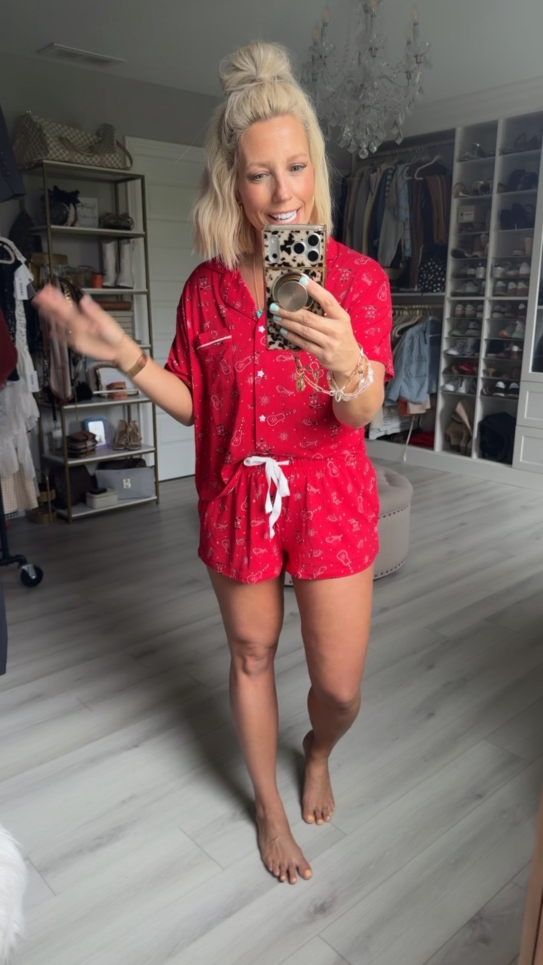 ⬇️⬇️⬇️
Pjs size medium

#LTKSeasonal #LTKmomlife #LTKootd