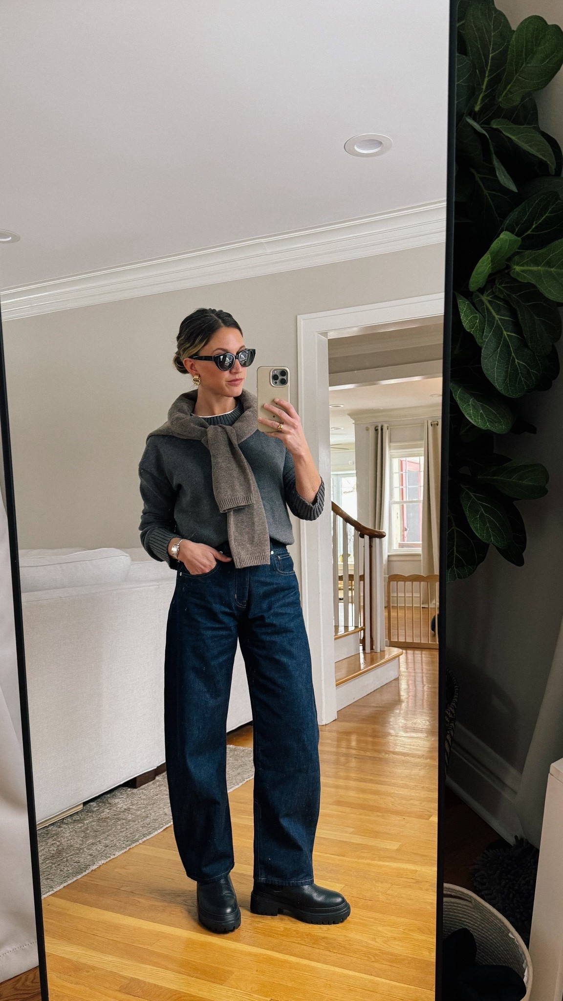 Look of the Day // 1.16

Madewell tee, XS, TTS. Reformation cardigan, XS, TTS. Madewell denim, 25P, size up. Maguire boots (message me for a link!) Quince sunglasses. Heaven Mayhem earrings. 

#LTKPetite #LTKOver40 #LTKootd