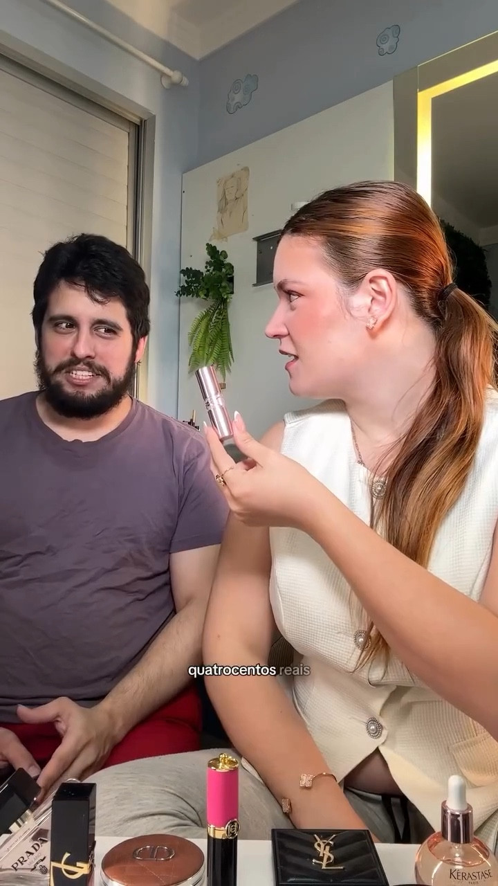 Ele foi bem ou não? 😅 Meu namorado adivinhando o preço das minhas makes 🤍 @js.lage 

@diorbeauty @yslbeauty @chanel.beauty @pradabeauty @kerastase_official