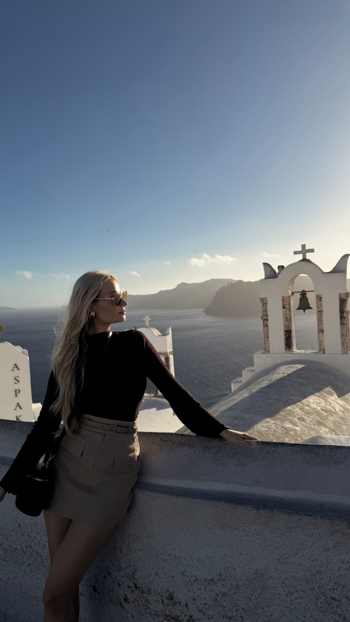 Santorini ootd 🤍 love this top and odd muse skirt! 

#oddmuse #bonprix

#LTKautumn #LTKdeutschland #LTKeurope