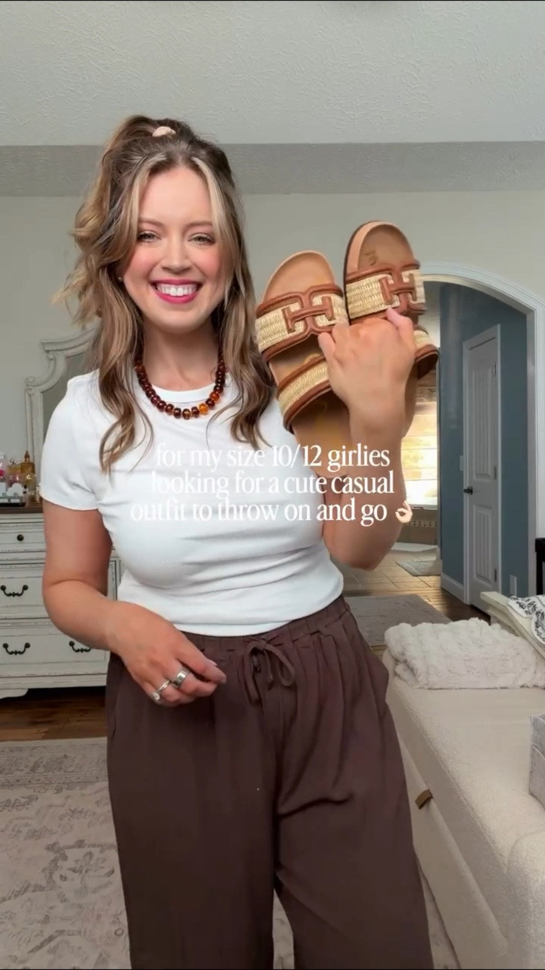 Comment NEED to shop this entire comfy casual outfit that’s perfect for spring! 💗 these pants are SO GOOD! Definitely grabbing another color! 🙌🏻 Follow @maciejade for more midsize fashion 🫶🏻 

midsize style | midsize outfit | spring style | spring outfit | Amazon fashion | size 10 | size 12 | cute spring style