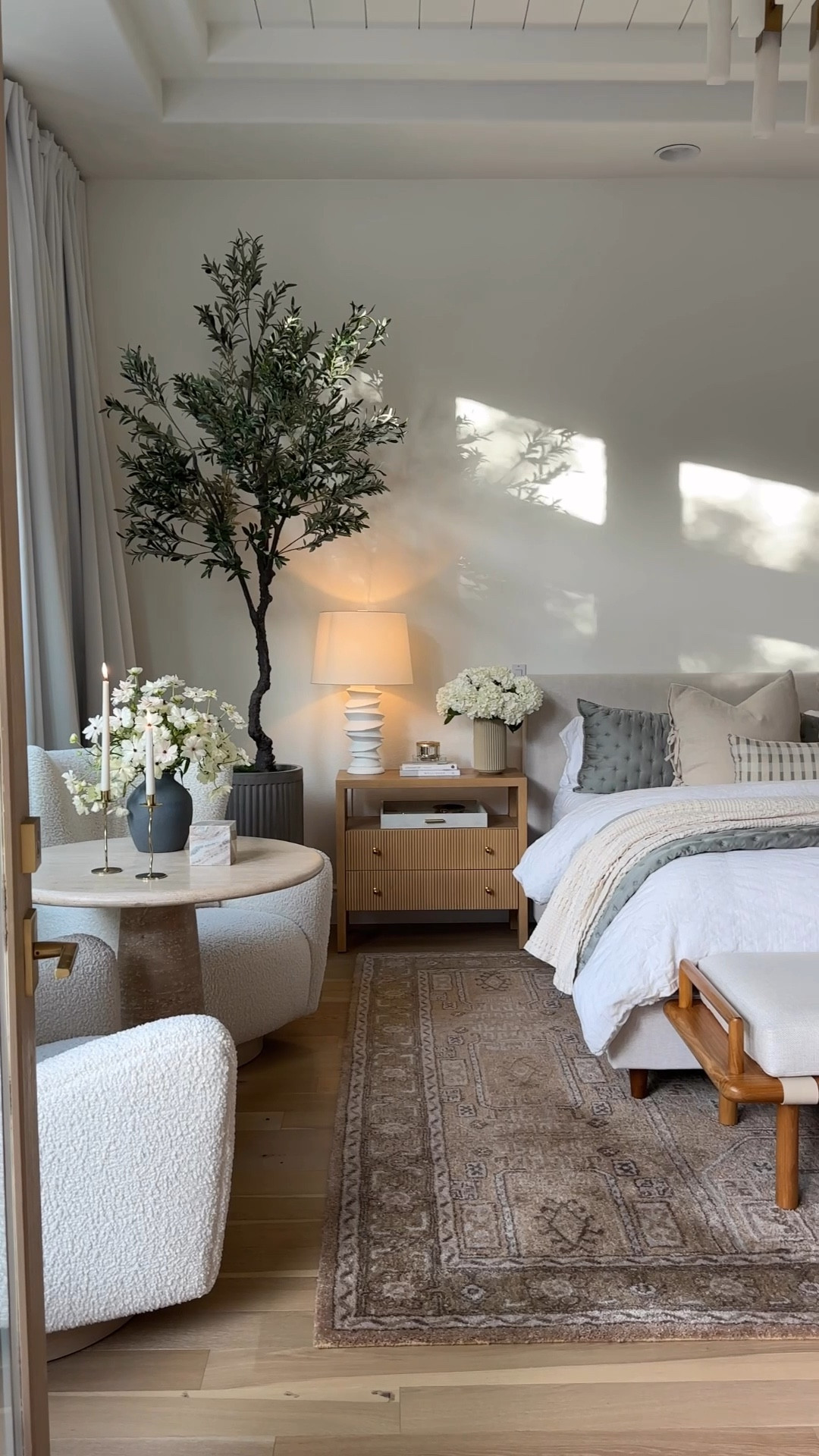 Neutral bedroom

#LTKHome #LTKdayinmylife #LTKmomlife