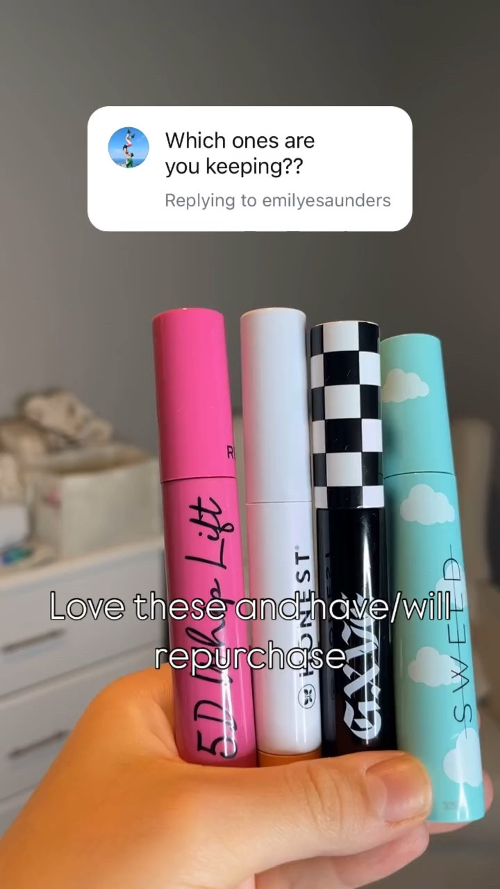 After a mascara declutter this is what’s staying! Comment mascara for a link to my faves! 

All are @switch.natural except for the Sweed. 

#mascara #bestmascara #cleanmascara #sweedcloudmascara #cleanbeauty #nontoxicbeauty #nontoxicmakeup #cleanmakeup #switchnaturalapproved