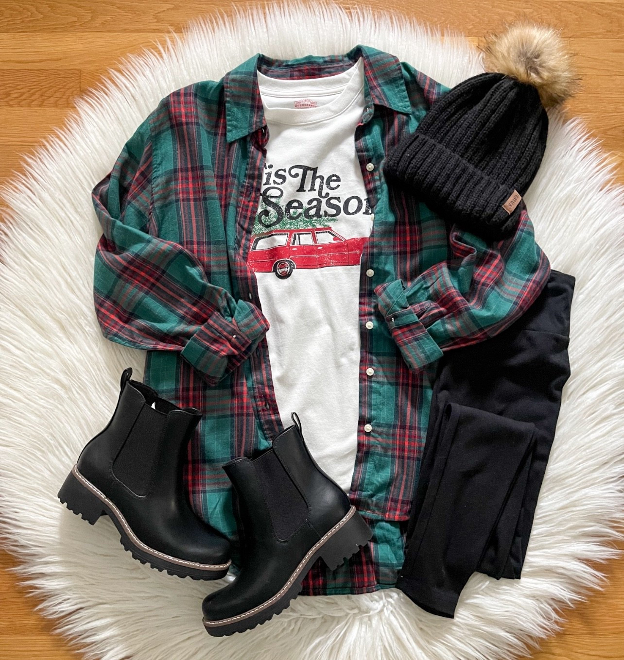 Fun festive look! 🎄

#LTKFindsUnder50 #LTKSaleAlert #LTKHoliday