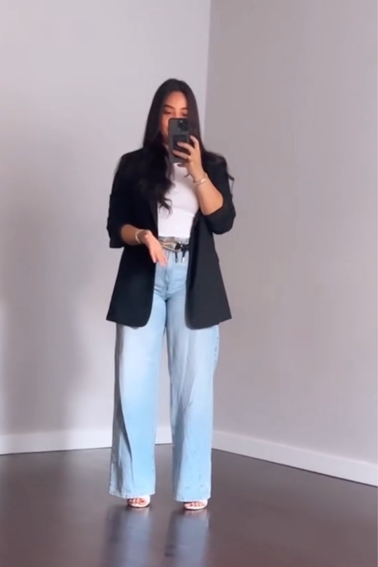 I couldn’t find the exact belt but found something similar ✨