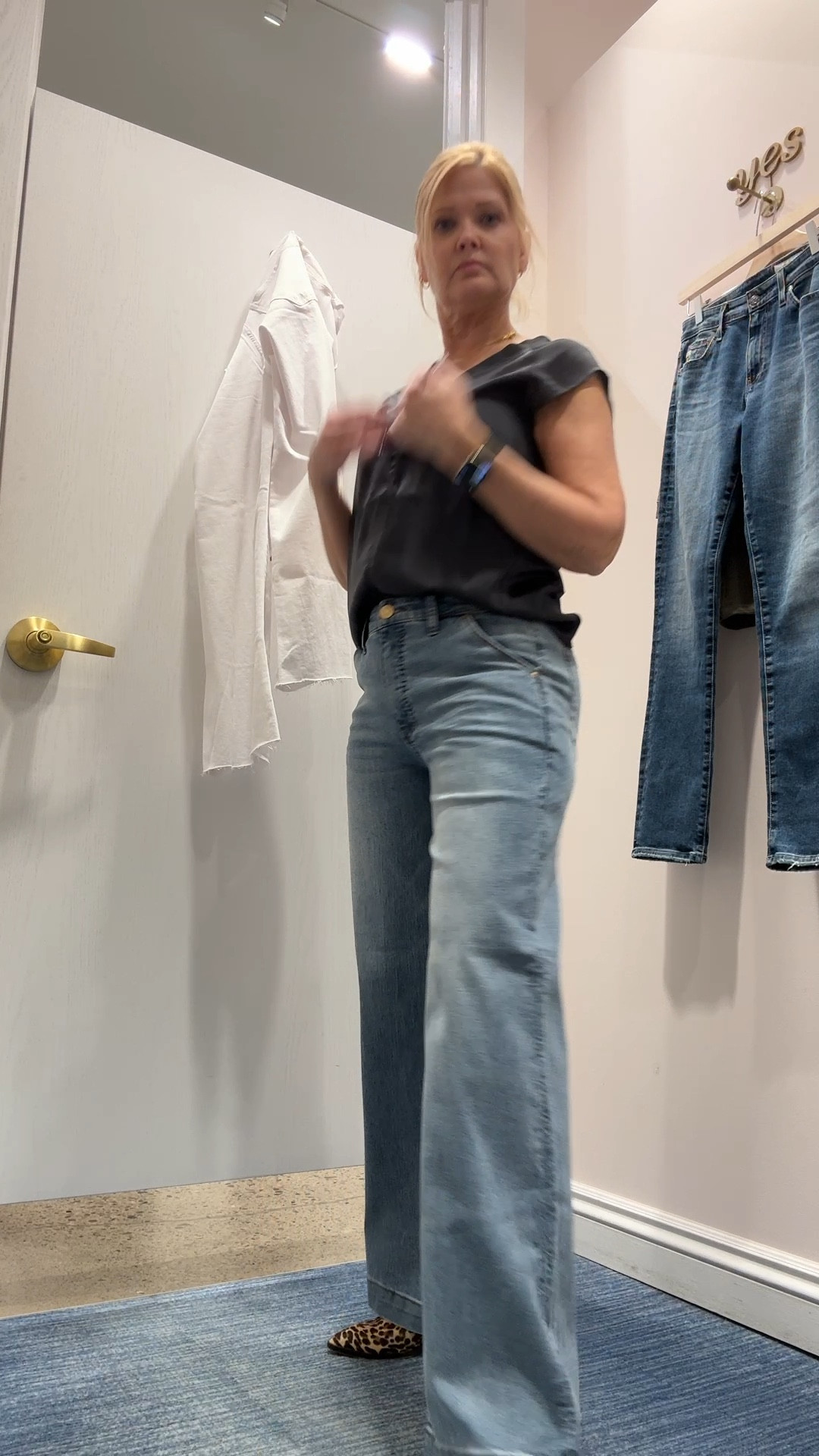 In the Evereve dressing room 💜
#springstyle
#denimtrouser

#LTKStyleTip