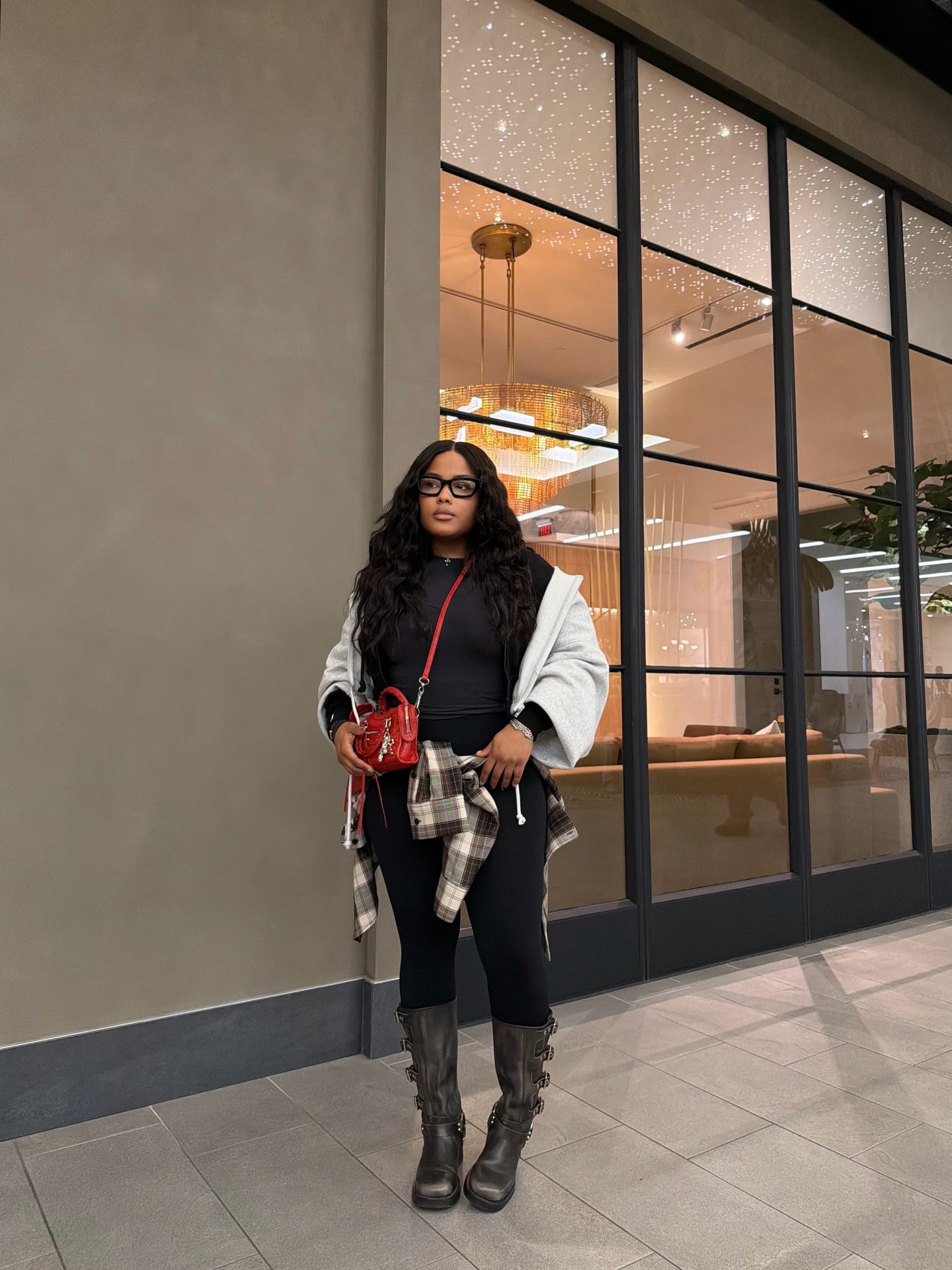 The perfect girl day shopping in a cute and comfy outfit because getting dressed is part of the experience. Just one of those easy outfits that makes the day better. I need another girl day asap. 🛍️

#casualoutfitideas #comfyoutfits #petitefashioninspo #comfyoutfitideas #comfyootd