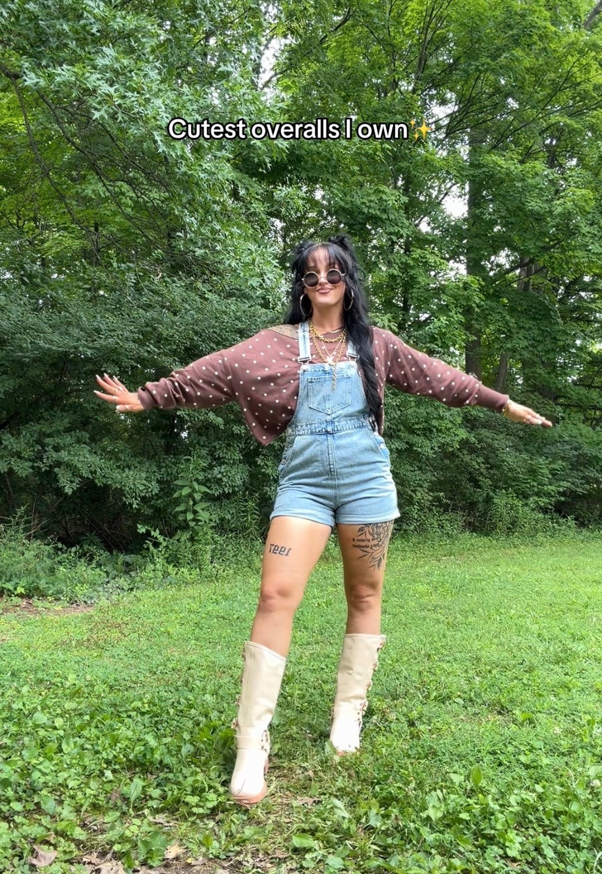 I’m 5’3 & 133 wearing a small in both top and overalls