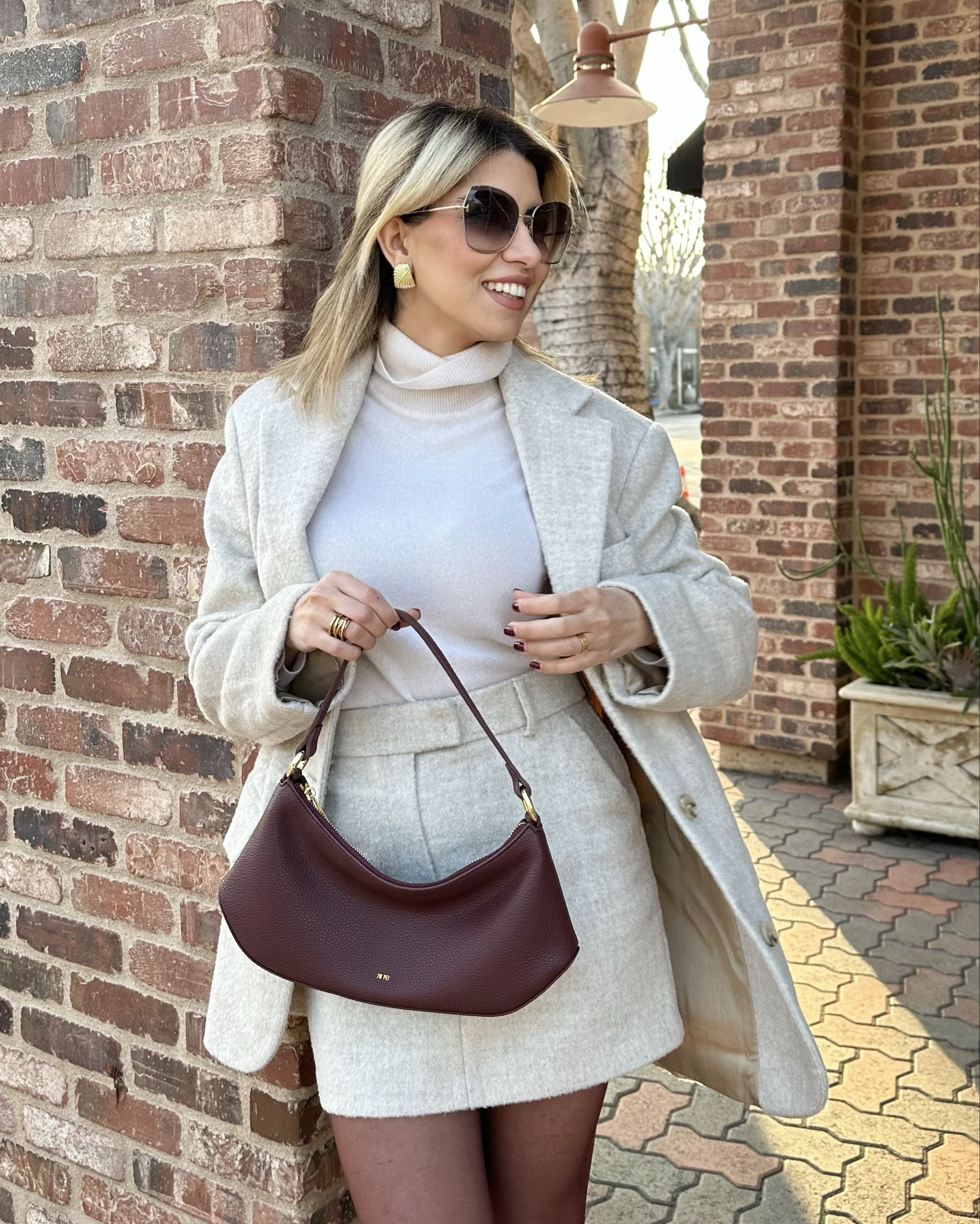 Beautiful JW PEI shoulder bag in burgundy color and 8 more colors #amazonshop#jwpei#jwpeilily#burgundybag#ltkbag

#LTKFindsUnder100