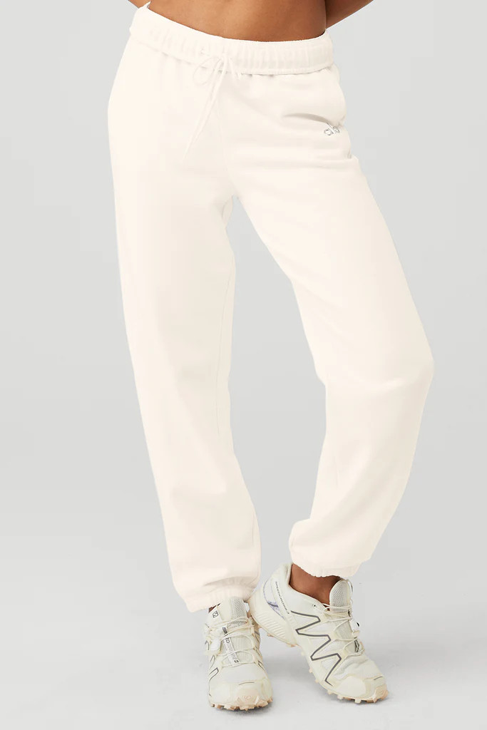 Accolade Sweatpant - Ivory | Alo Yoga (US)