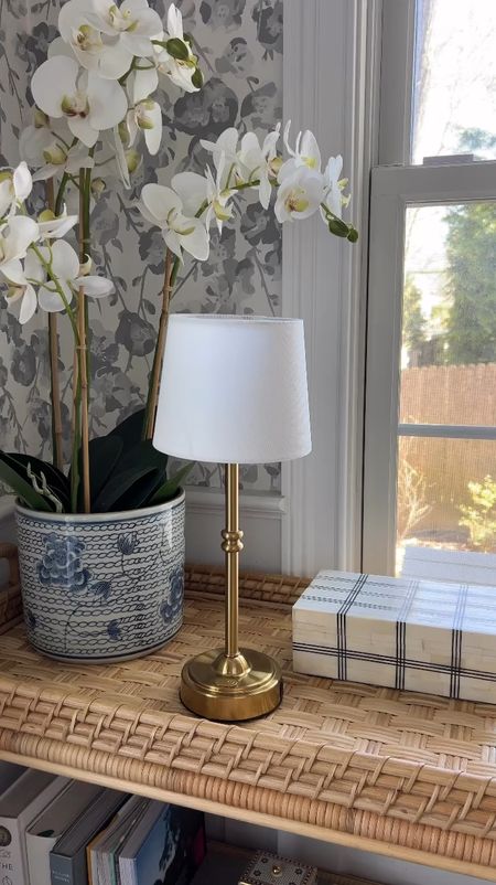 This rechargeable cordless lamp is great! Add it anywhere in your home, no outlet or cords necessary 🙌🏻

#LTKhome #LTKVideo #LTKfindsunder100