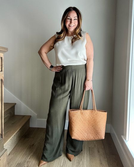 Spring workwear from @aritzia #aritziapartner 

Fit tips: Blouse size up for larger chest, XL // pants I’m wearing XL but have lots of room should have stayed tts in a large 

#LTKmidsize #LTKSeasonal #LTKworkwear