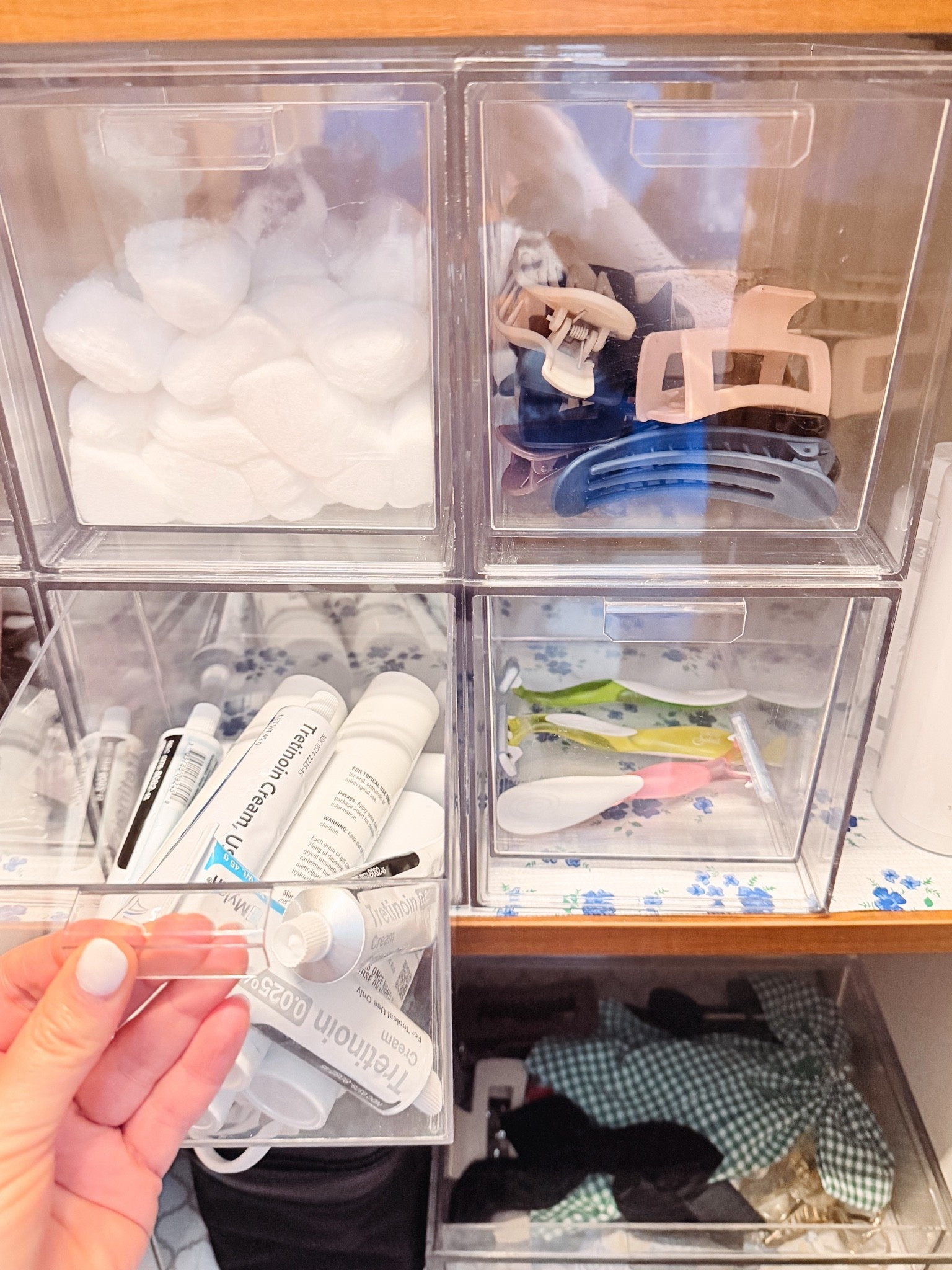 Organize your makeup and beauty essentials with these clear plastic drawers! Perfect for any vanity or bathroom. #BeautyOrganization #MakeupStorage #Home

#LTKHome #LTKSaleAlert #LTKBeauty