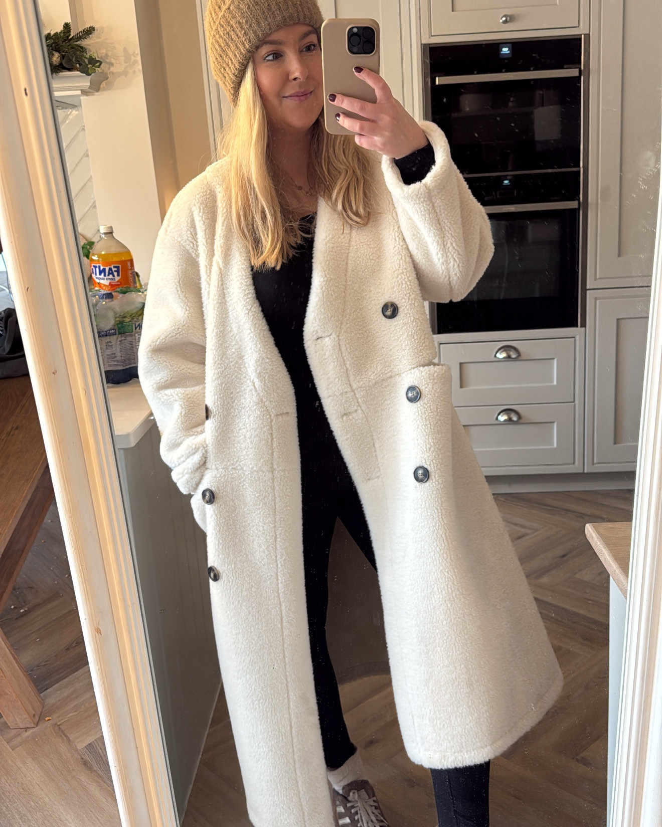 Cosy outfit of the day!! This coat on repeat it is the warmest comfiest thing ever! All Borg and fully cosy lining! The leggings are also fleece lined! I’m wearing a large in the coat and a 12 in the leggings and im a 12/14 and 5ft5
Love Jade xxxx

Ps excuse the mess I’m in a running late  🤣

#LTKmidsize #LTKuk #LTKwinter