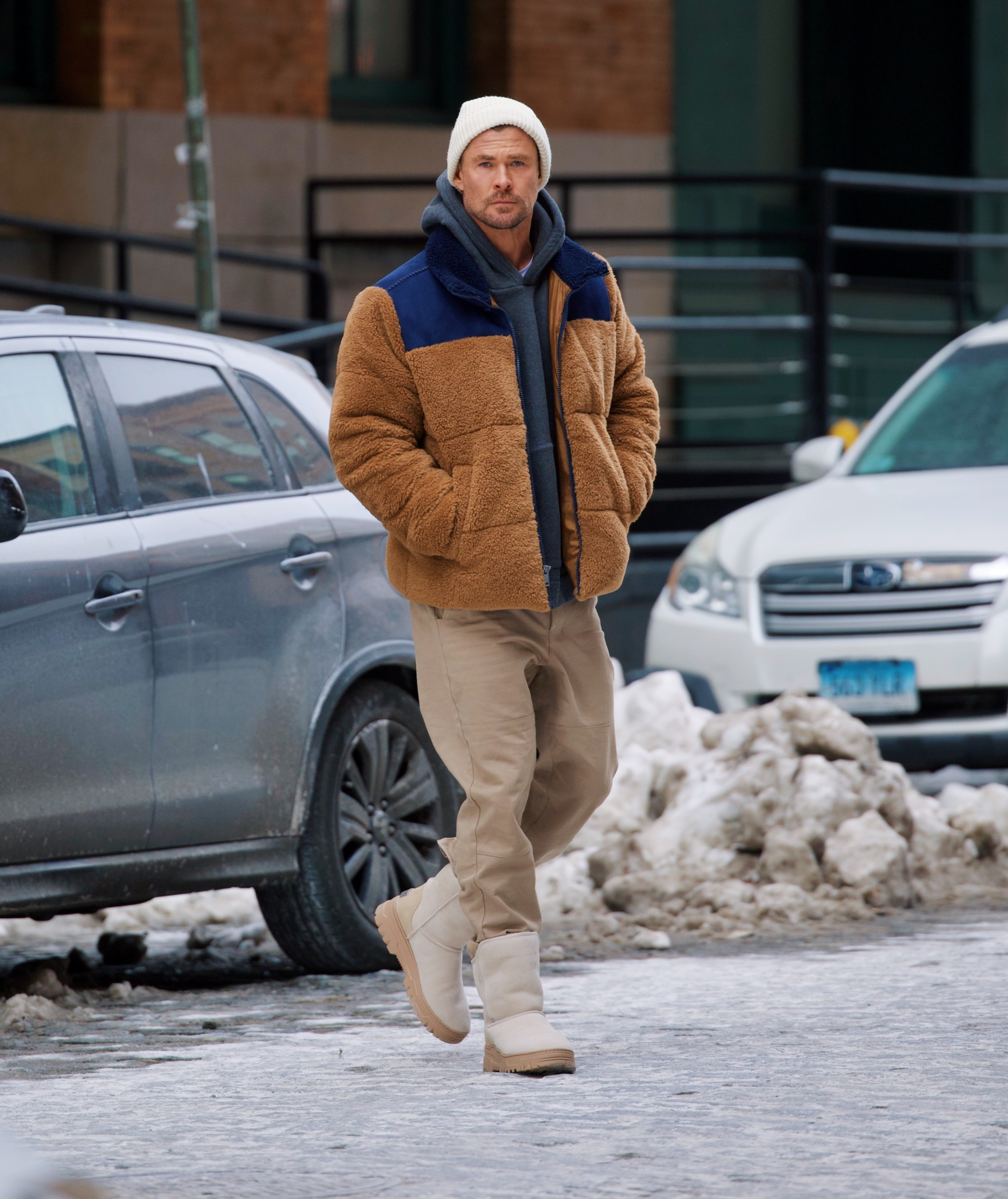 Chris Hemsworth's winter outfit 

 #LTKstorytime #LTKOver40 #LTKMens