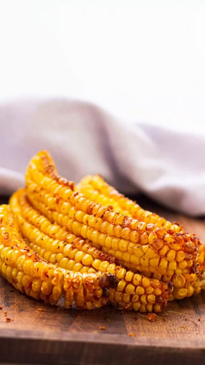 Get ready to rib it up this Summer with these air fryer corn ribs!

Get the full recipe 👇🏼
- https://foodpluswords.com/air-fryer-corn-ribs/
- OR search “Food Plus Words Air Fryer Corn Ribs” on Google

#LTKFind #LTKFitness #LTKunder100