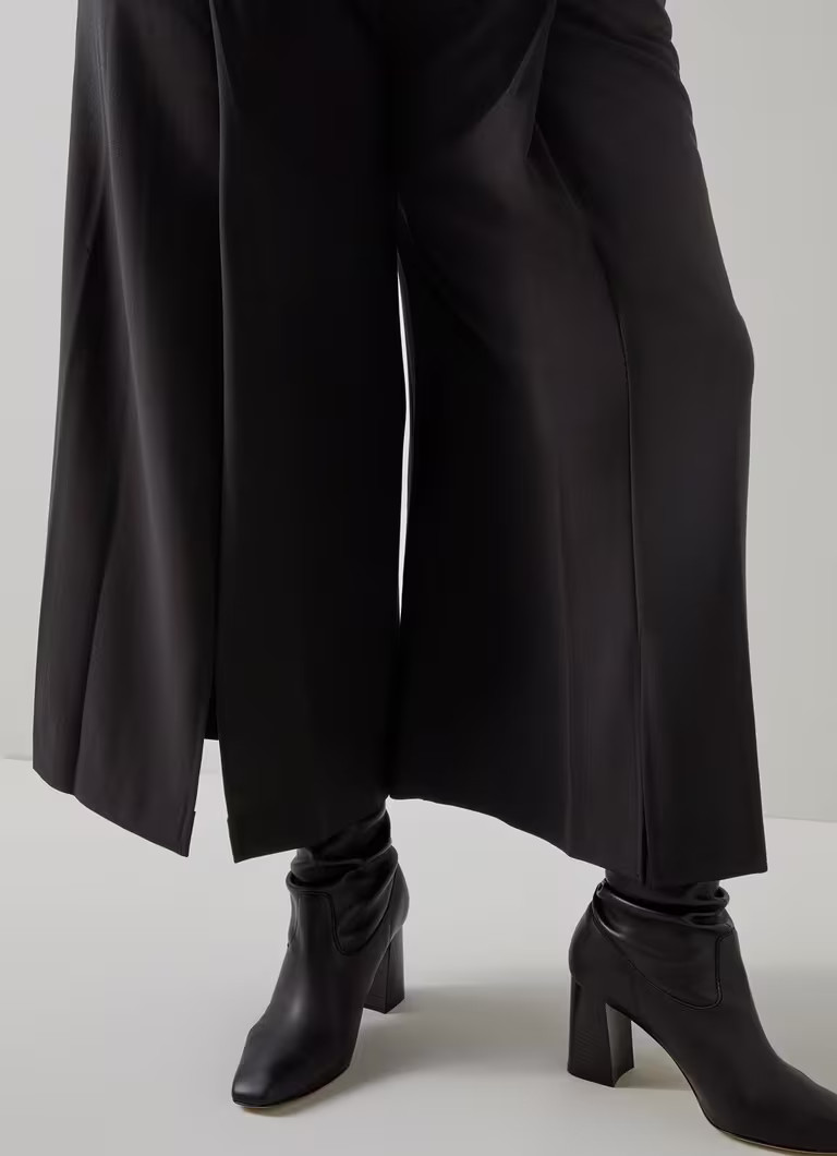 Eva Black Wide Crop Pleat Trouser | L.K. Bennett (UK)