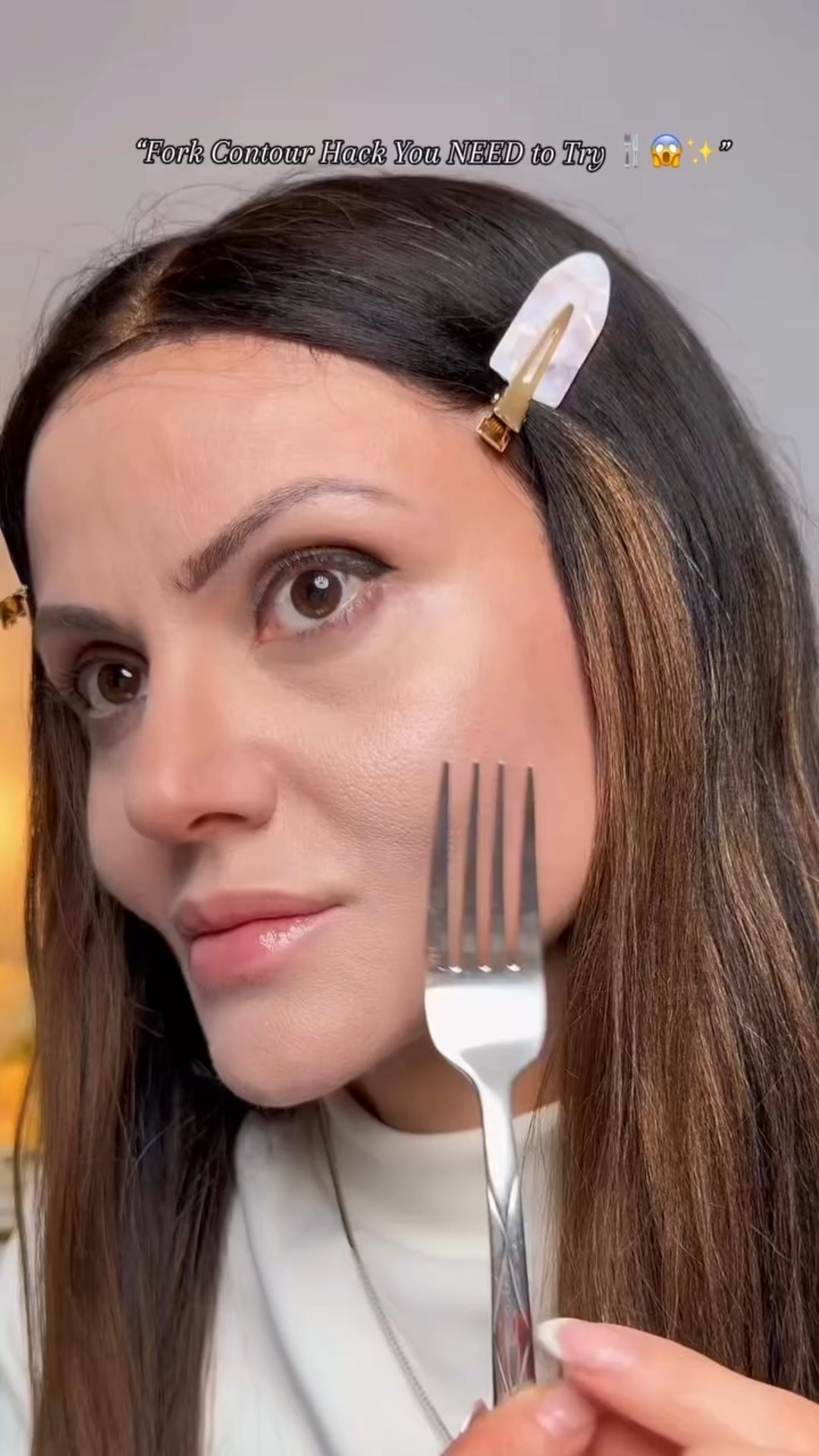 𝐅𝐨𝐫𝐤 𝐜𝐨𝐧𝐭𝐨𝐮𝐫 𝐦𝐚𝐤𝐞𝐮𝐩 𝐡𝐚𝐜𝐤 🍴💄✨

Who knew a simple fork could help create clean, snatched contour lines so easily? 😍

A quick, fun, and surprisingly effective hack for sharp definition without overthinking your makeup ✨
Perfect for effortless sculpted glam.

@sheglam_official
@maybelline
@maccosmetics

#MakeupHack #ContourHack #BeautyTips #MakeupRoutine #SoftGlam
#LTKBeauty #LTKCreator #UGCBeauty #ContentCreator