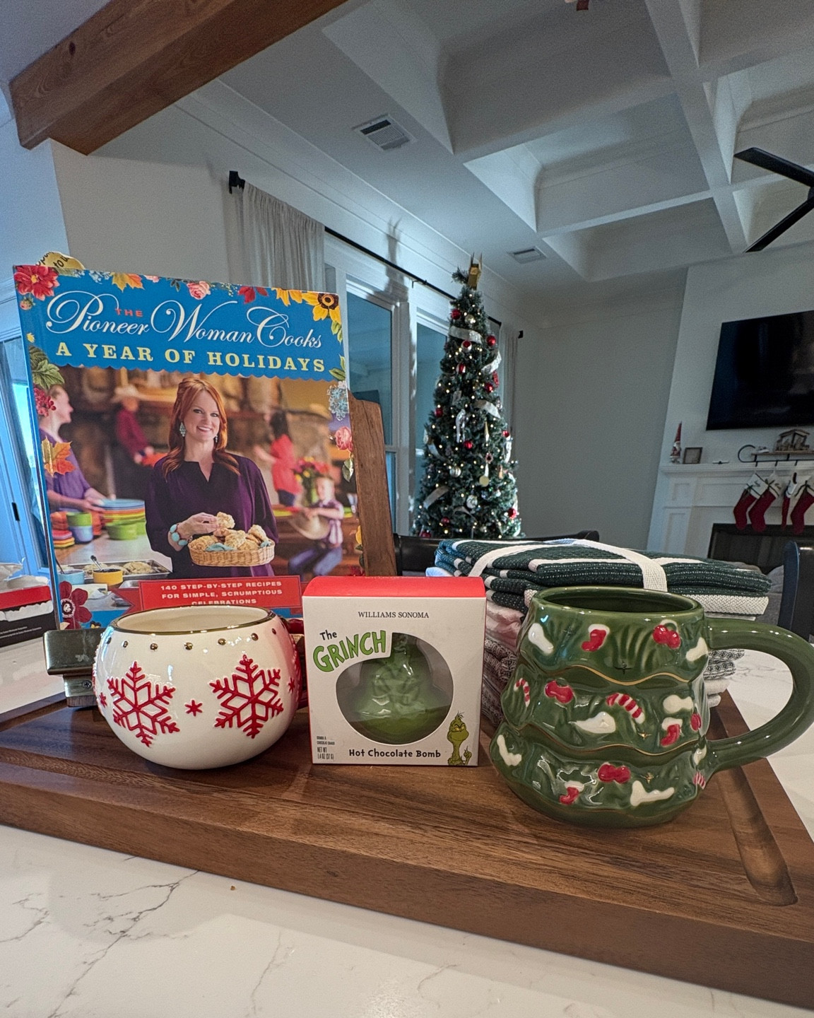 It’s Christmas!!! 🎄 

#LTKHoliday #LTKHome #LTKSeasonal