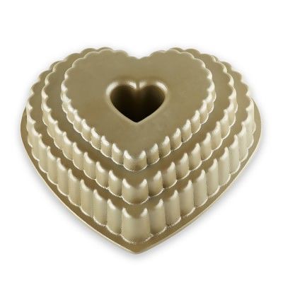 Nordic Ware Scallop Heart Bundt® Cake Pan | Williams-Sonoma