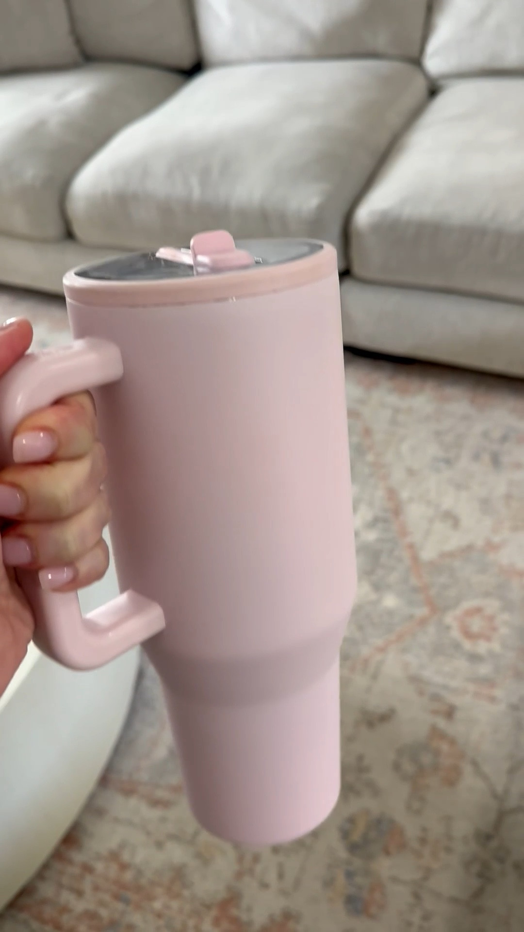 The cup I use everyday for my ice water with lots of lemon slices. 🍋 It’s spillproof. Has a straw. Andddd it fits in my cars cupholder. 