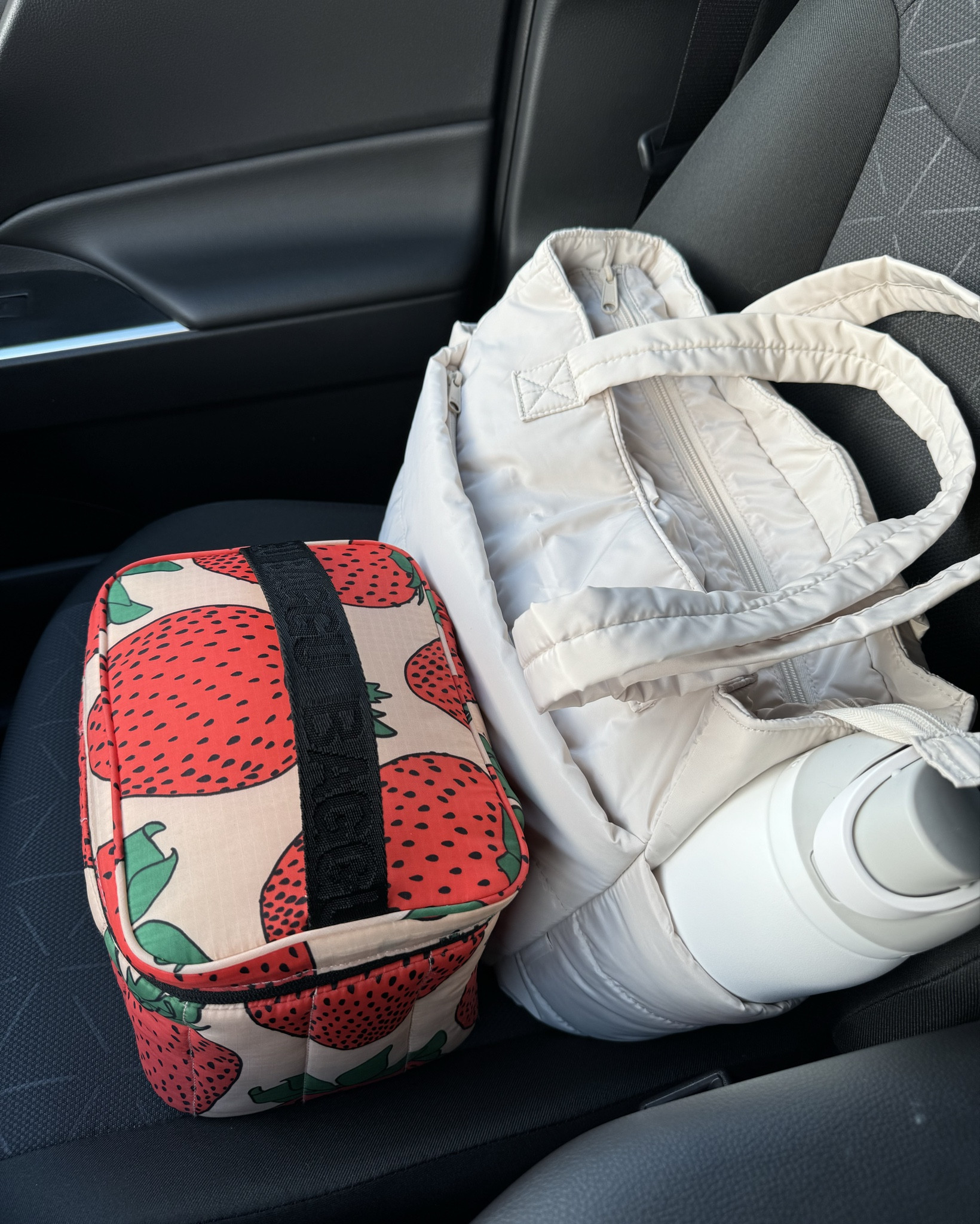 my substitute teacher tote bag + lunch box 🍎👩🏻‍🏫 

#LTKStyleTip #LTKTravel #LTKWorkwear
